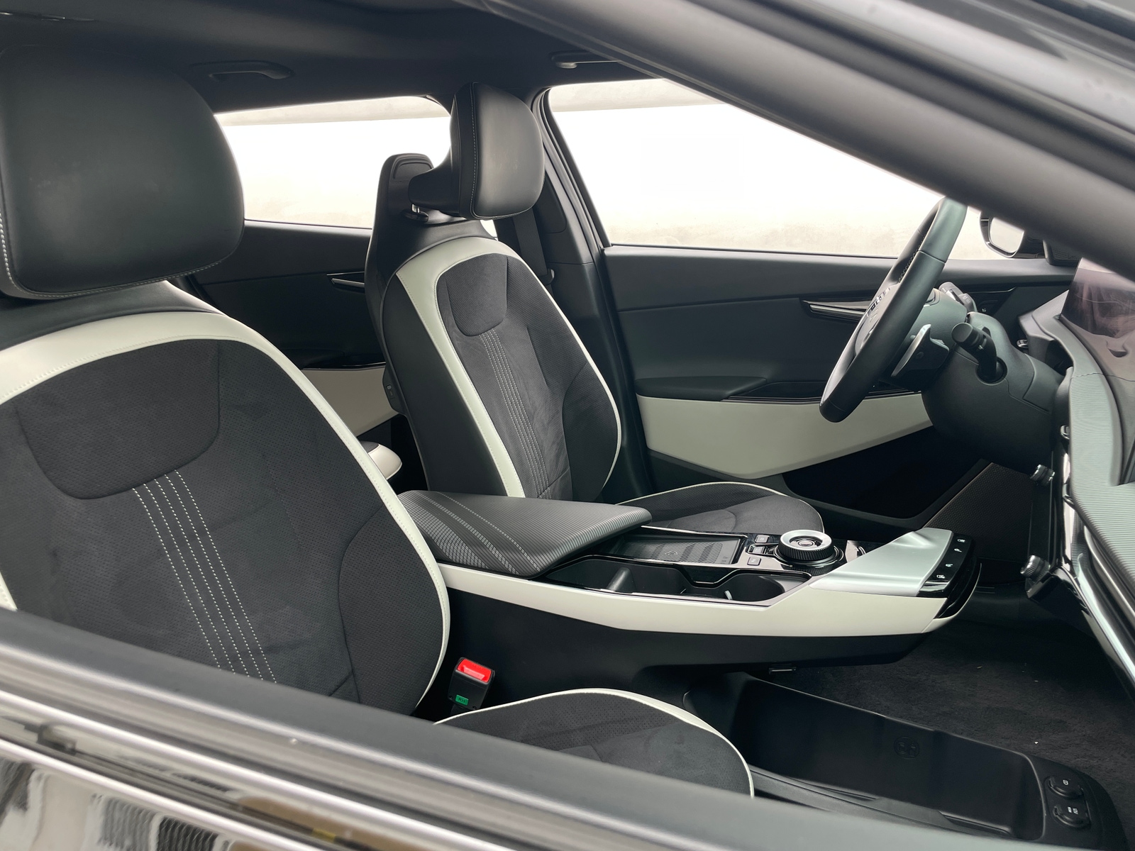 Thumbnail: 2024 Kia EV6 - 2