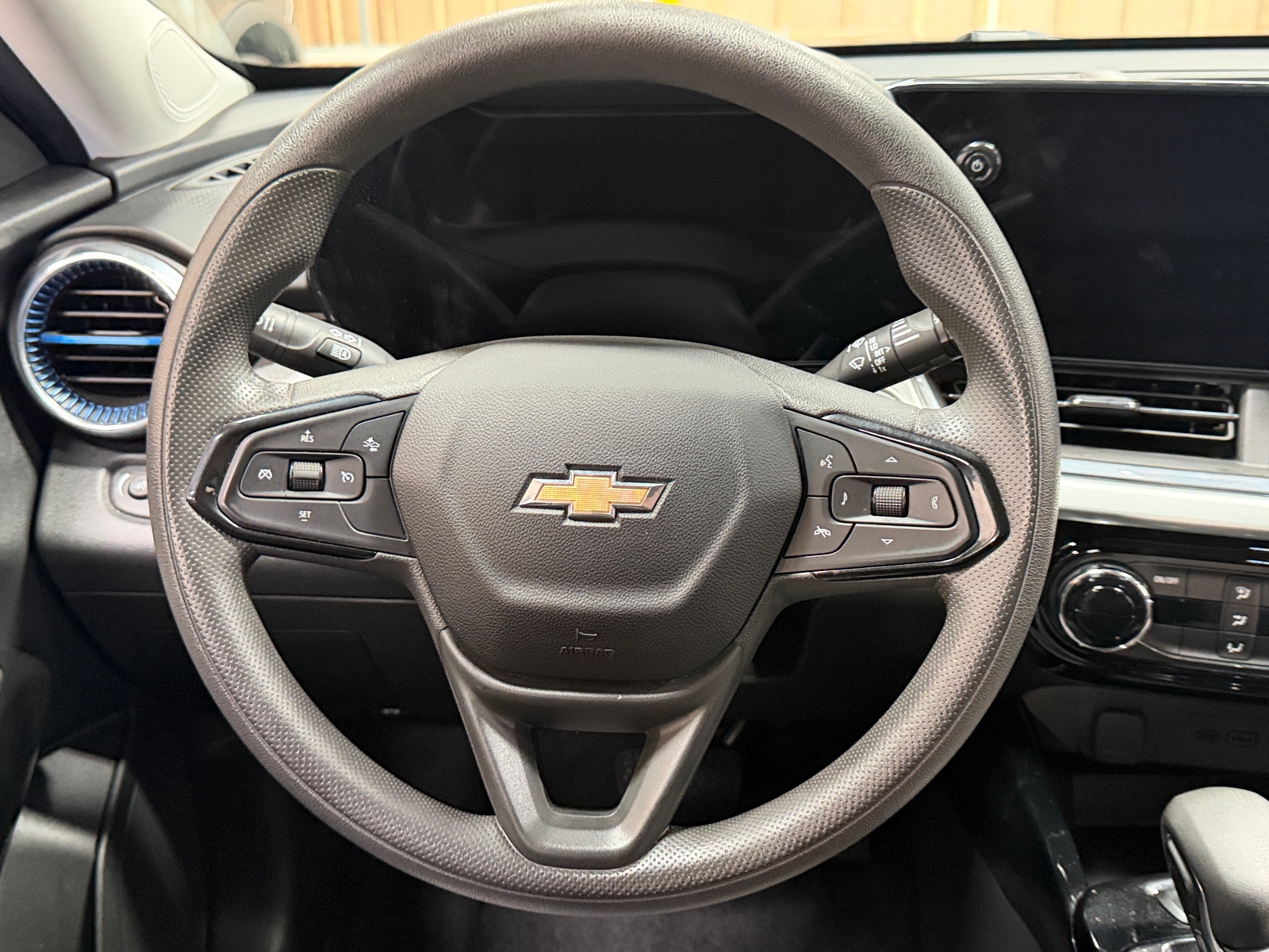 Thumbnail: 2025 Chevrolet Trax - 5
