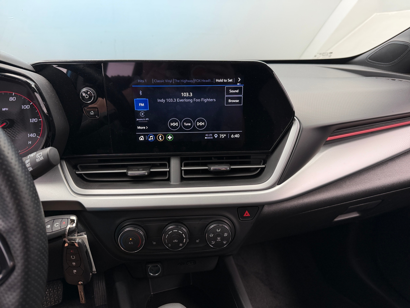 Thumbnail: 2025 Chevrolet Trax - 4