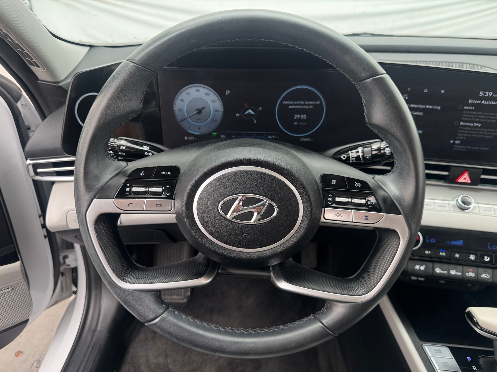 Thumbnail: 2023 Hyundai Elantra - 4