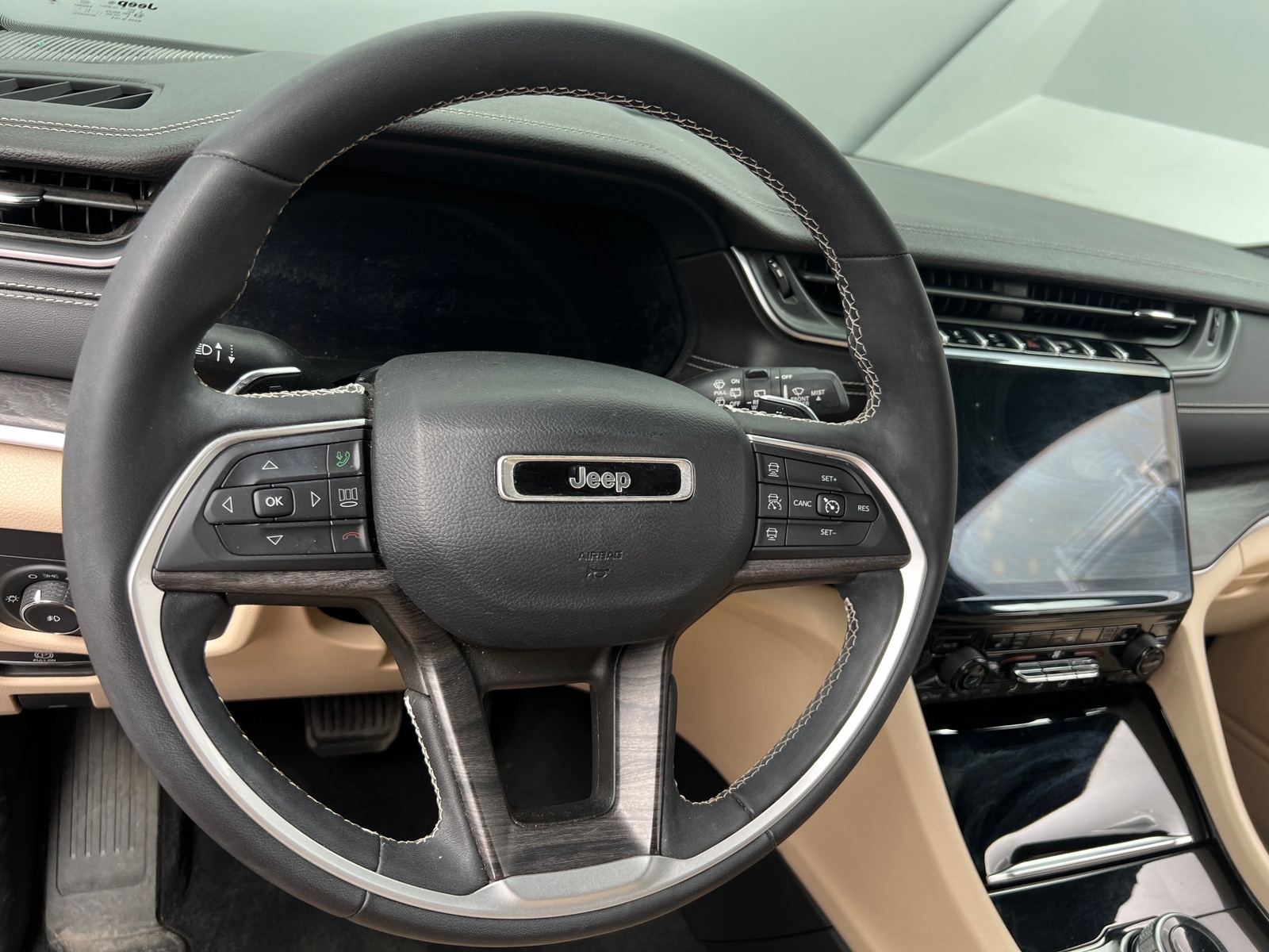Thumbnail: 2023 Jeep Grand Cherokee - 4