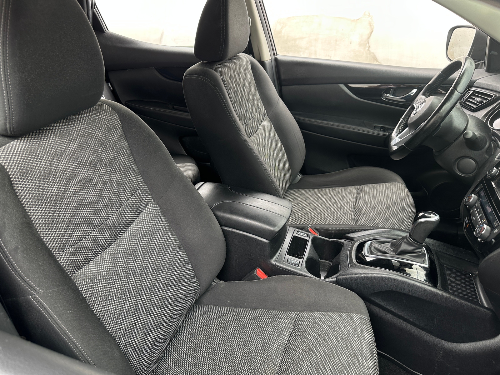 Thumbnail: 2021 Nissan Rogue Sport - 2