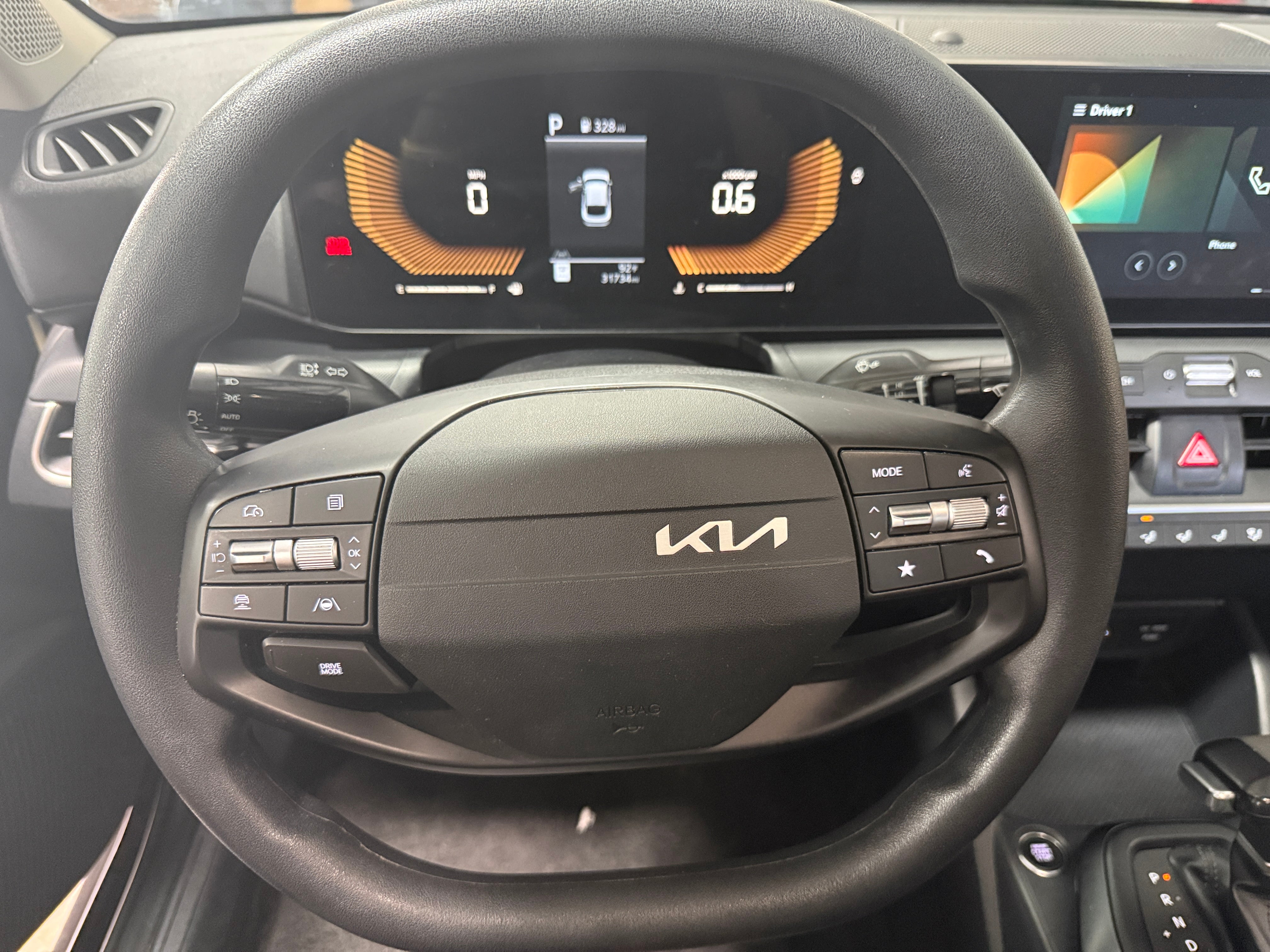 2025 Kia K4 LXS - Photo 18