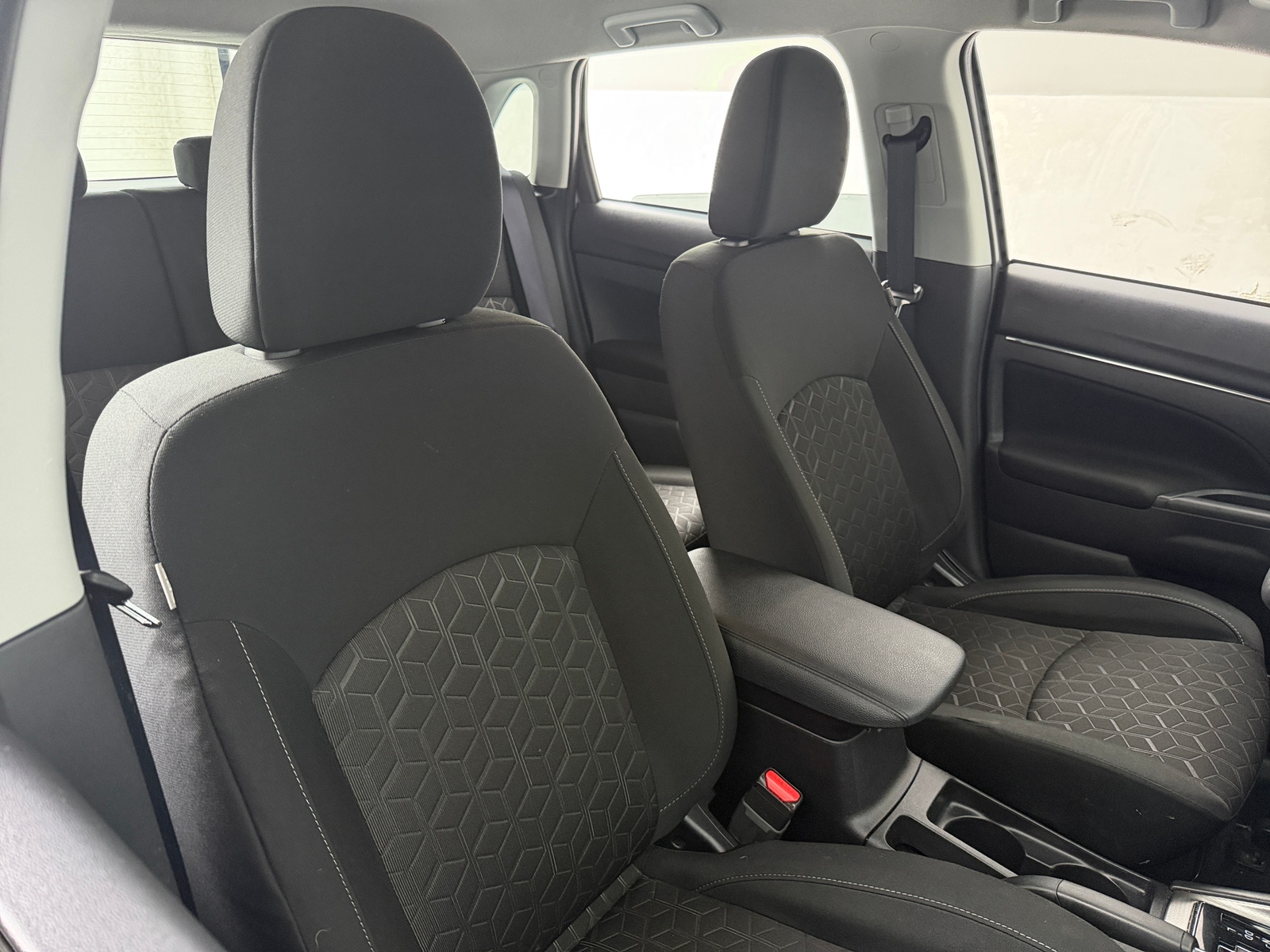 Thumbnail: 2024 Mitsubishi Outlander Sport - 2