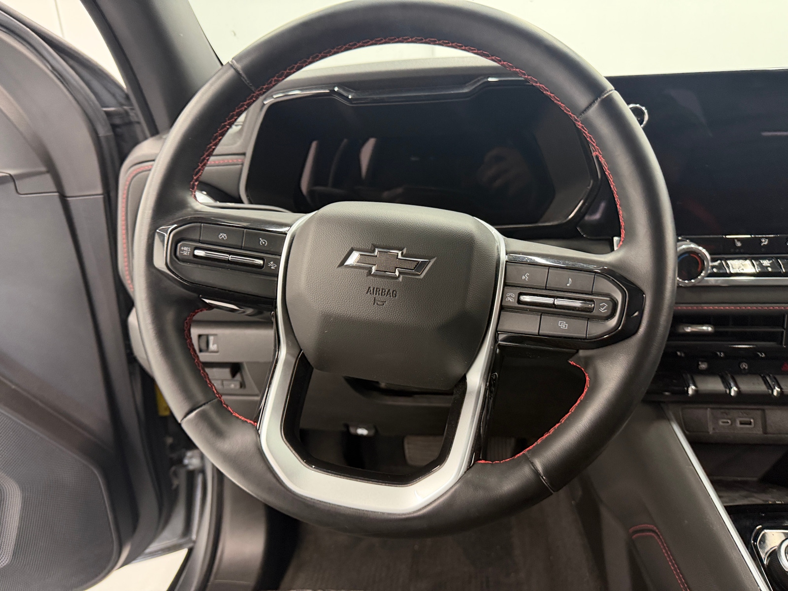 Thumbnail: 2023 Chevrolet Colorado - 4