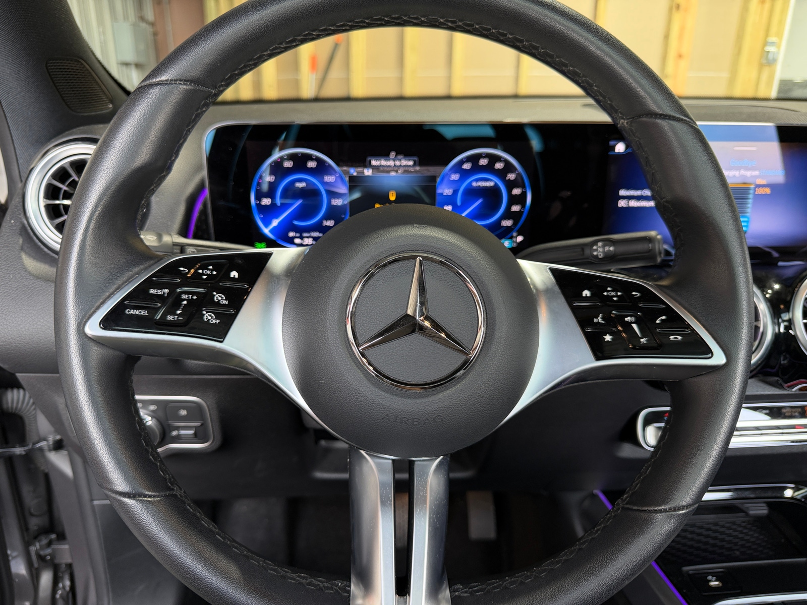 Thumbnail: 2025 Mercedes-Benz EQB - 4