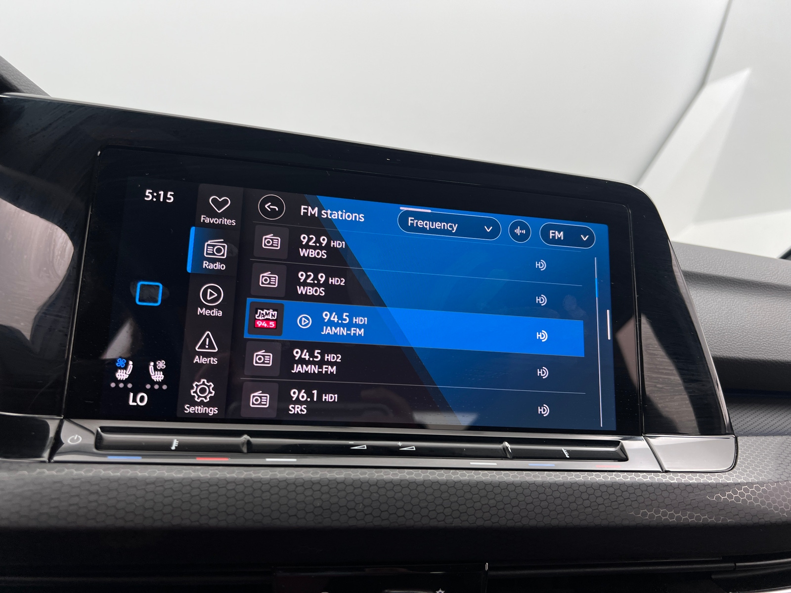 Thumbnail: 2022 Volkswagen Golf - 3