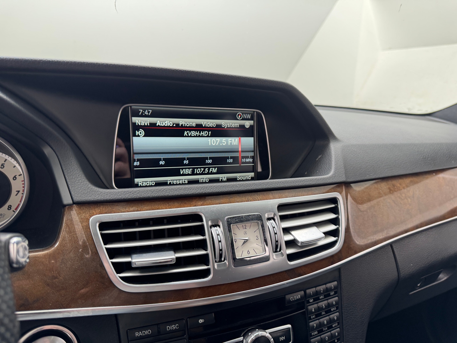 Thumbnail: 2014 Mercedes-Benz E-Class - 3
