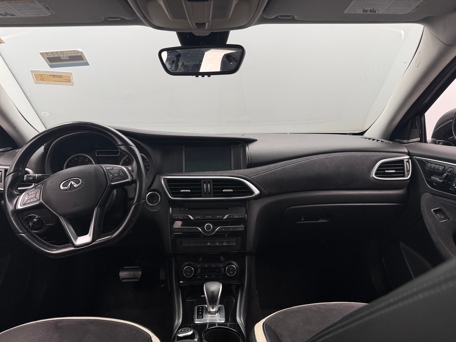 Thumbnail: 2017 INFINITI QX30 - 2