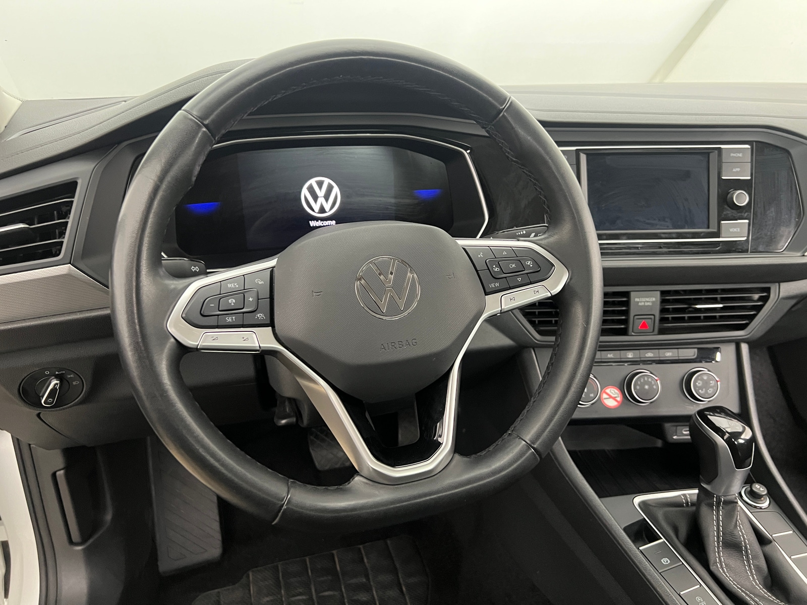 Thumbnail: 2024 Volkswagen Jetta - 5