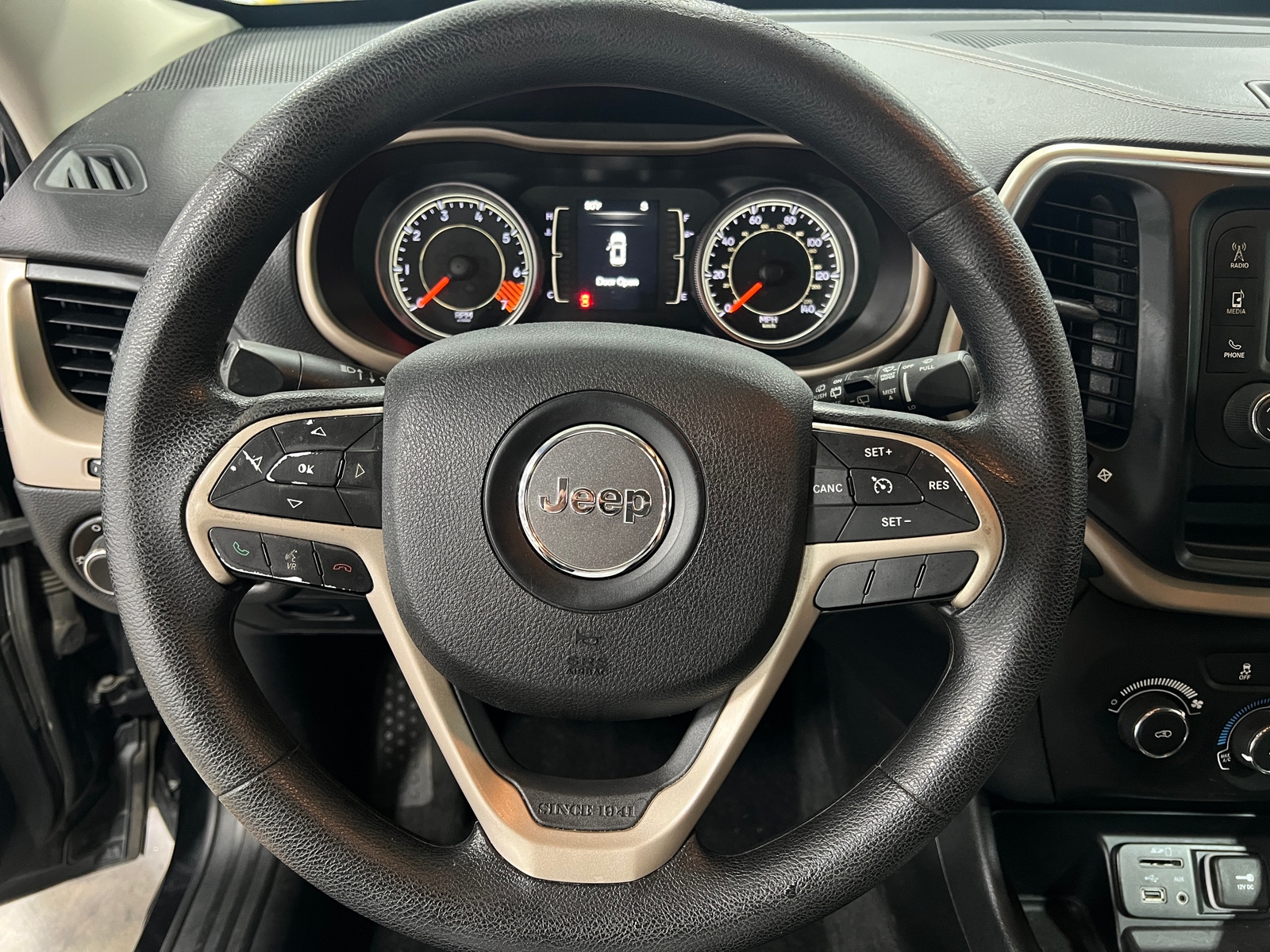 Thumbnail: 2015 Jeep Cherokee - 5
