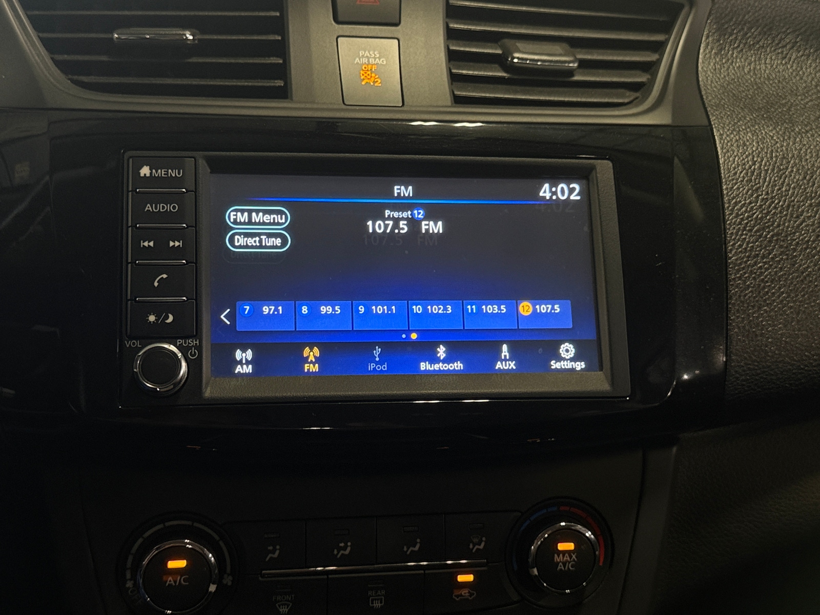Thumbnail: 2019 Nissan Sentra - 4