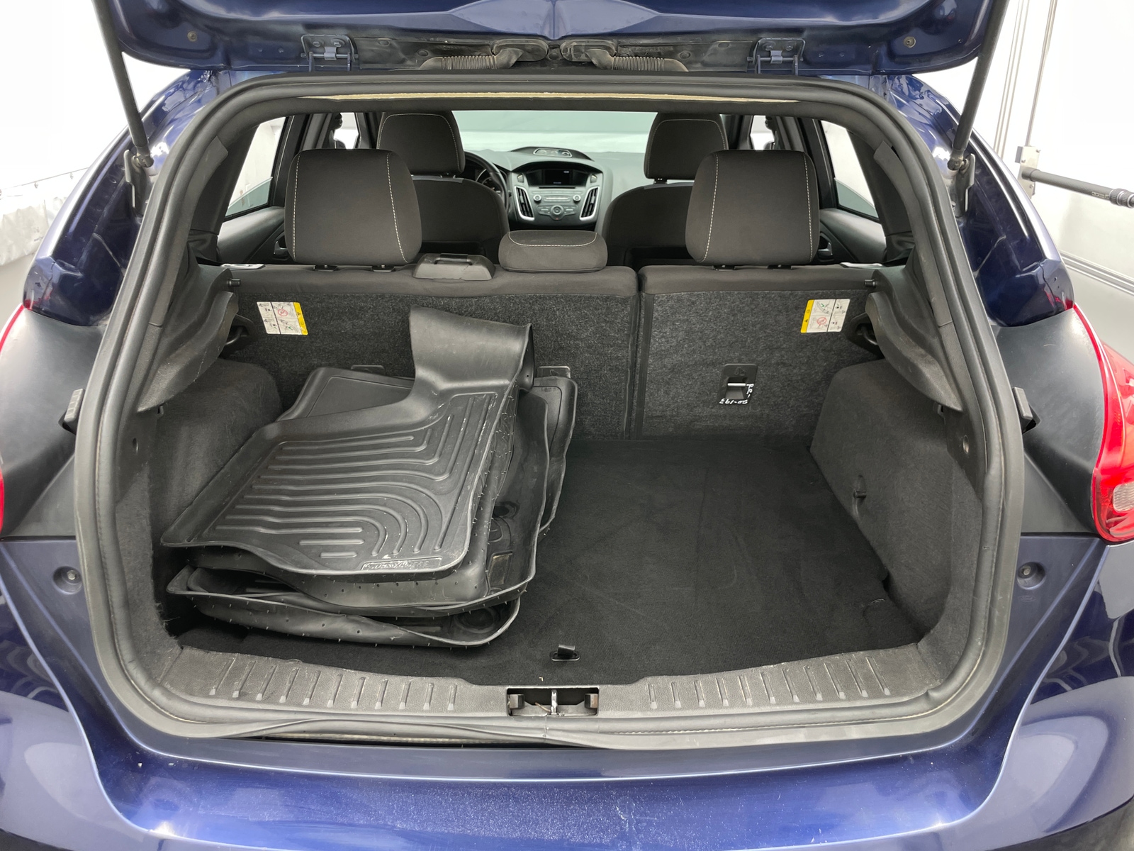 Thumbnail: 2016 Ford Focus - 7