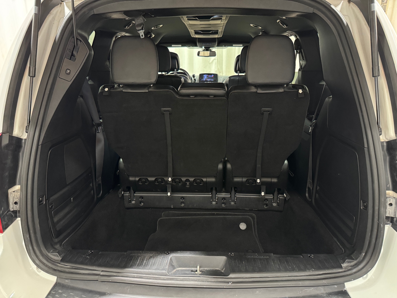 Thumbnail: 2019 Dodge Grand Caravan - 6