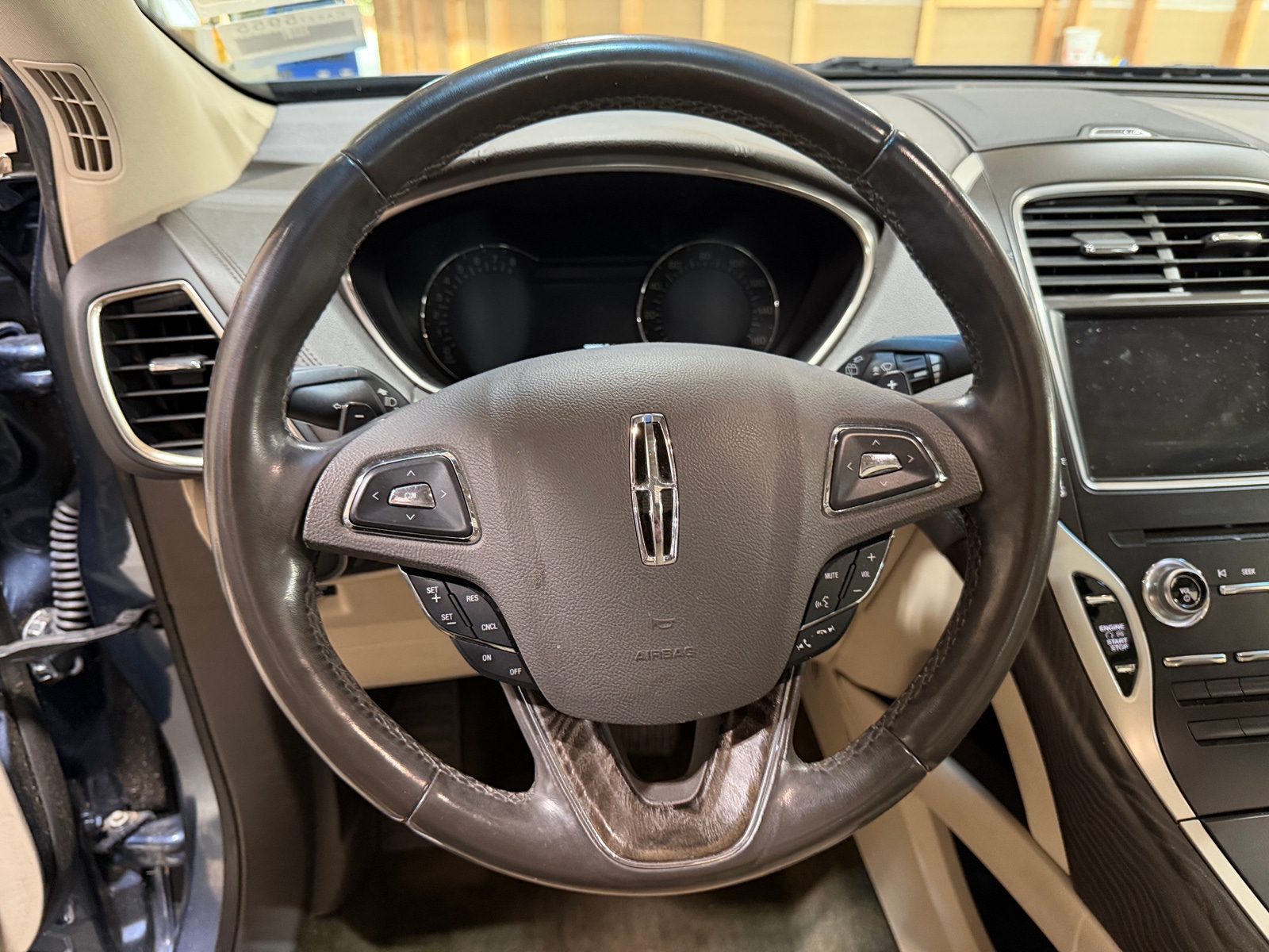 Thumbnail: 2018 Lincoln MKX - 4