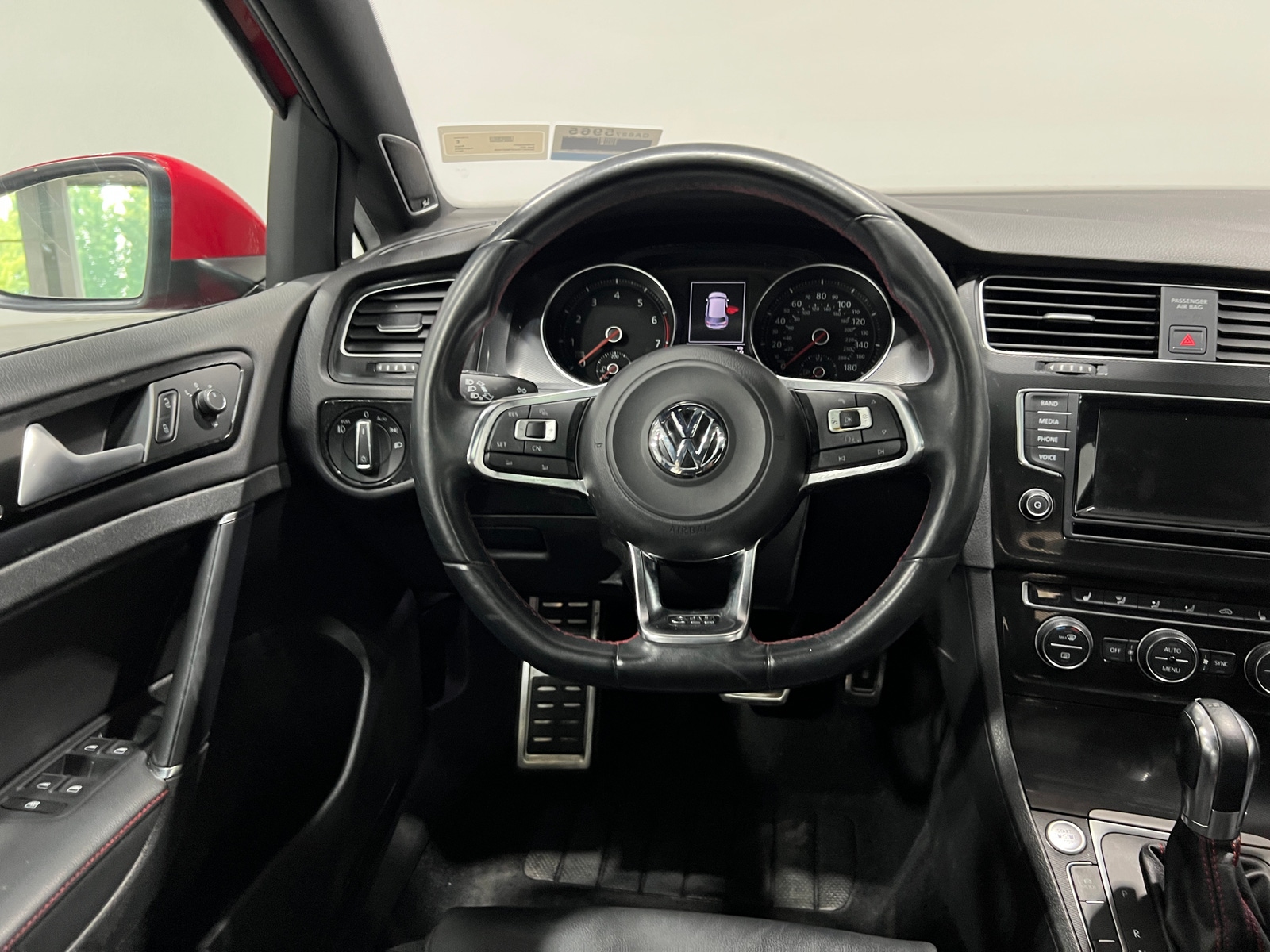 Thumbnail: 2015 Volkswagen Golf - 4