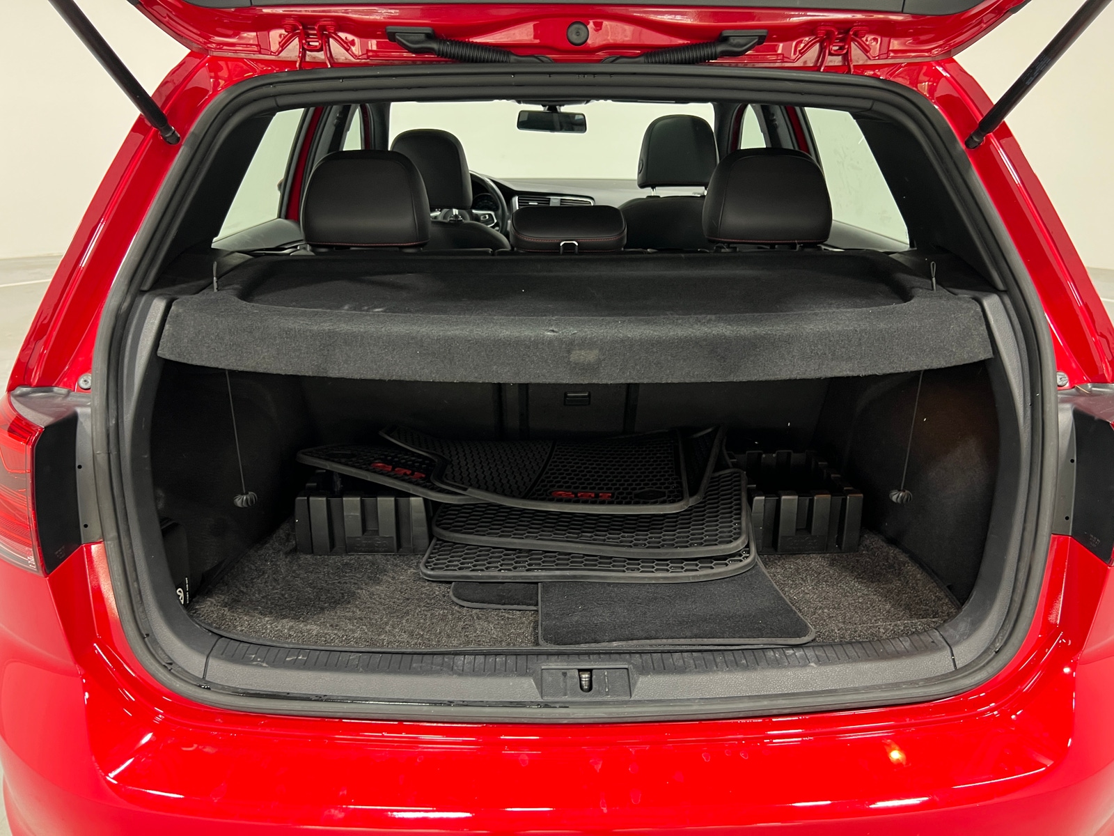 Thumbnail: 2015 Volkswagen Golf - 6