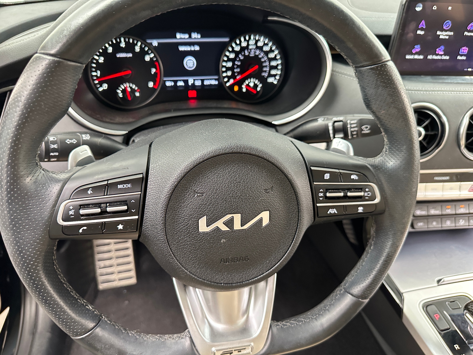 Thumbnail: 2023 Kia Stinger - 4