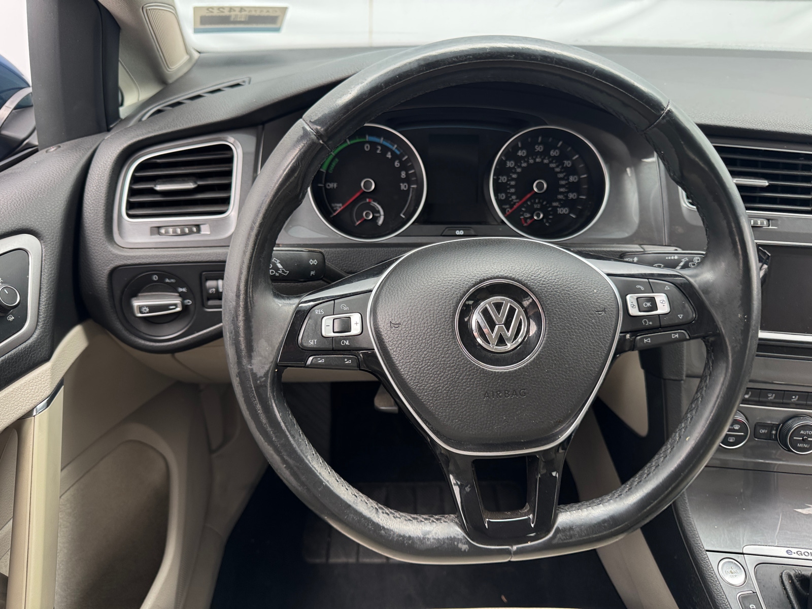 Thumbnail: 2015 Volkswagen e-Golf - 4