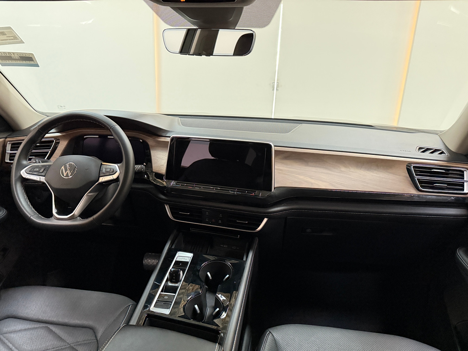 Thumbnail: 2026 Volkswagen Atlas - 2
