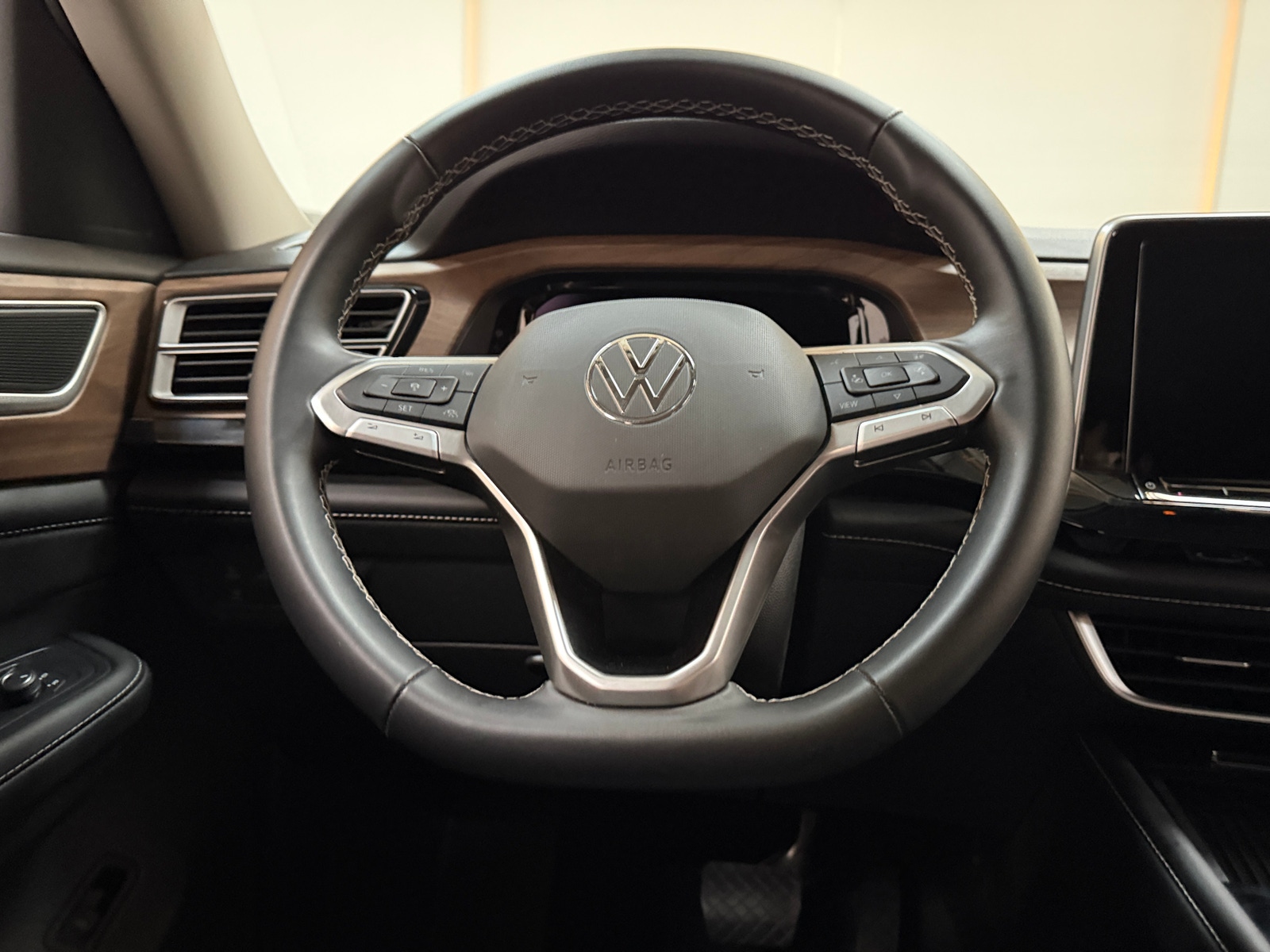 Thumbnail: 2026 Volkswagen Atlas - 4