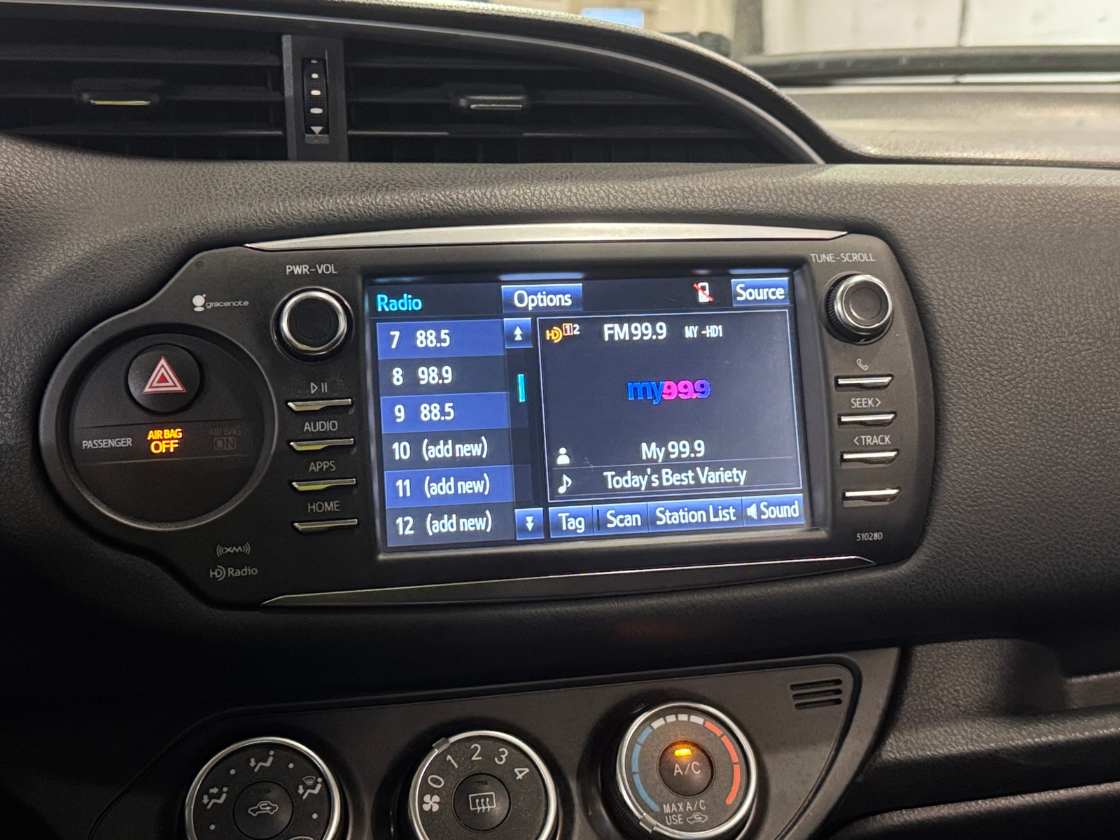 Thumbnail: 2018 Toyota Yaris - 4
