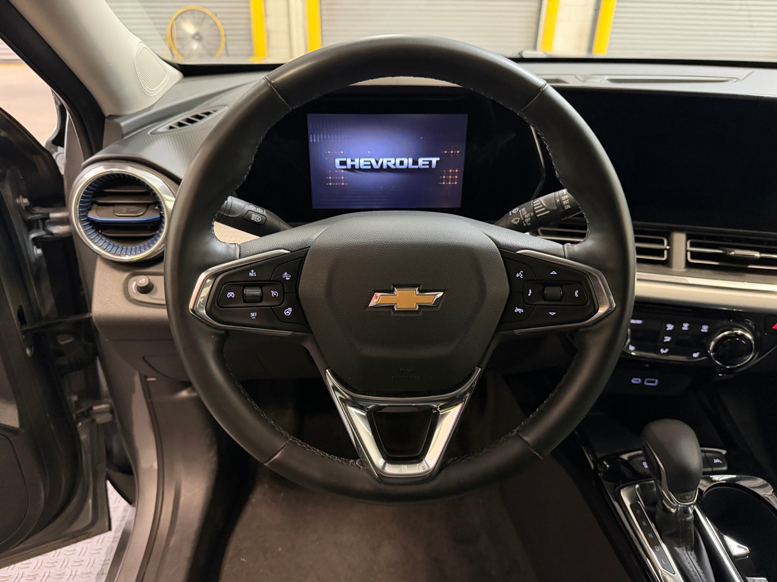 Thumbnail: 2025 Chevrolet Trax - 4