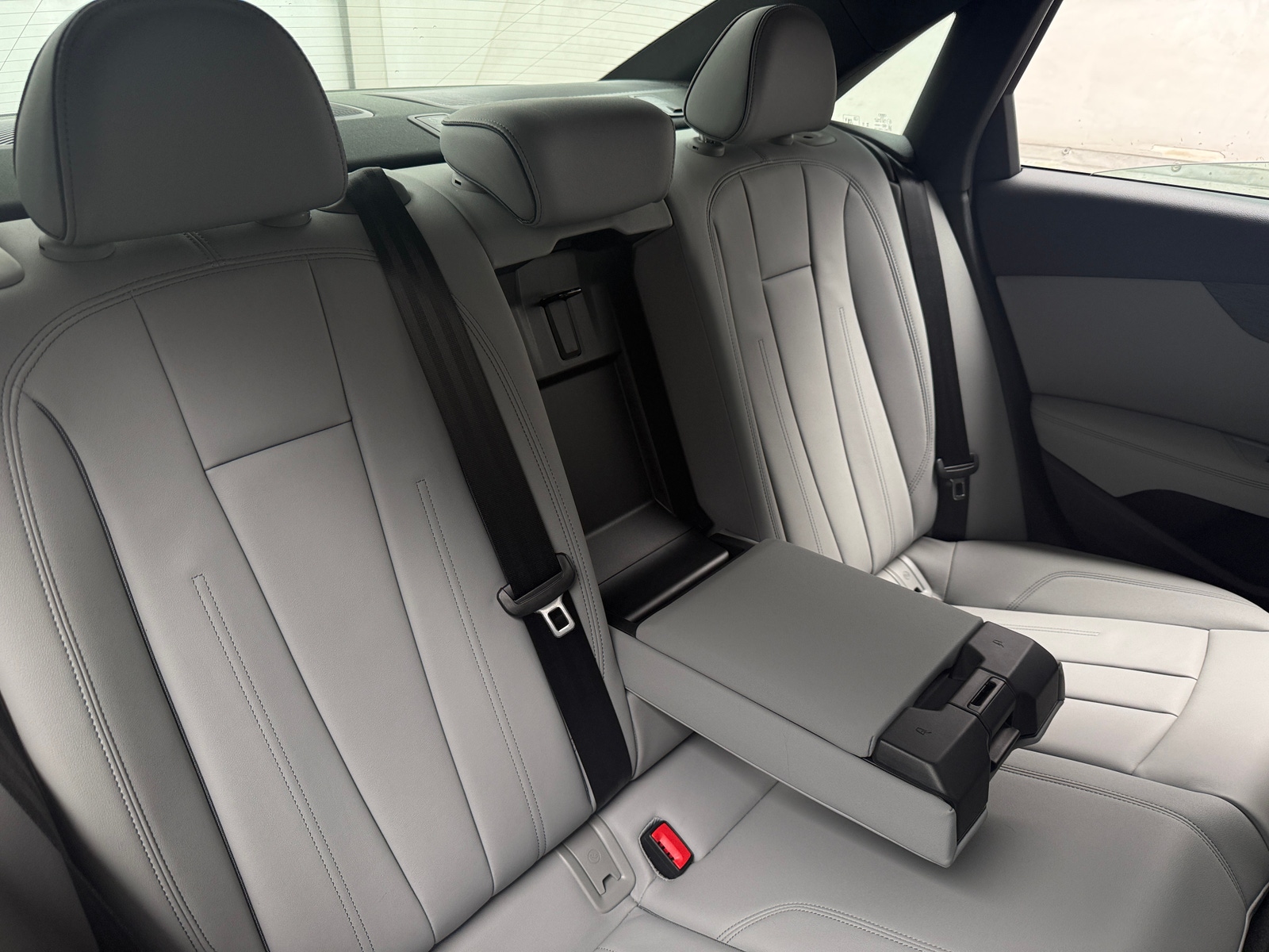 Thumbnail: 2022 Audi A4 - 5