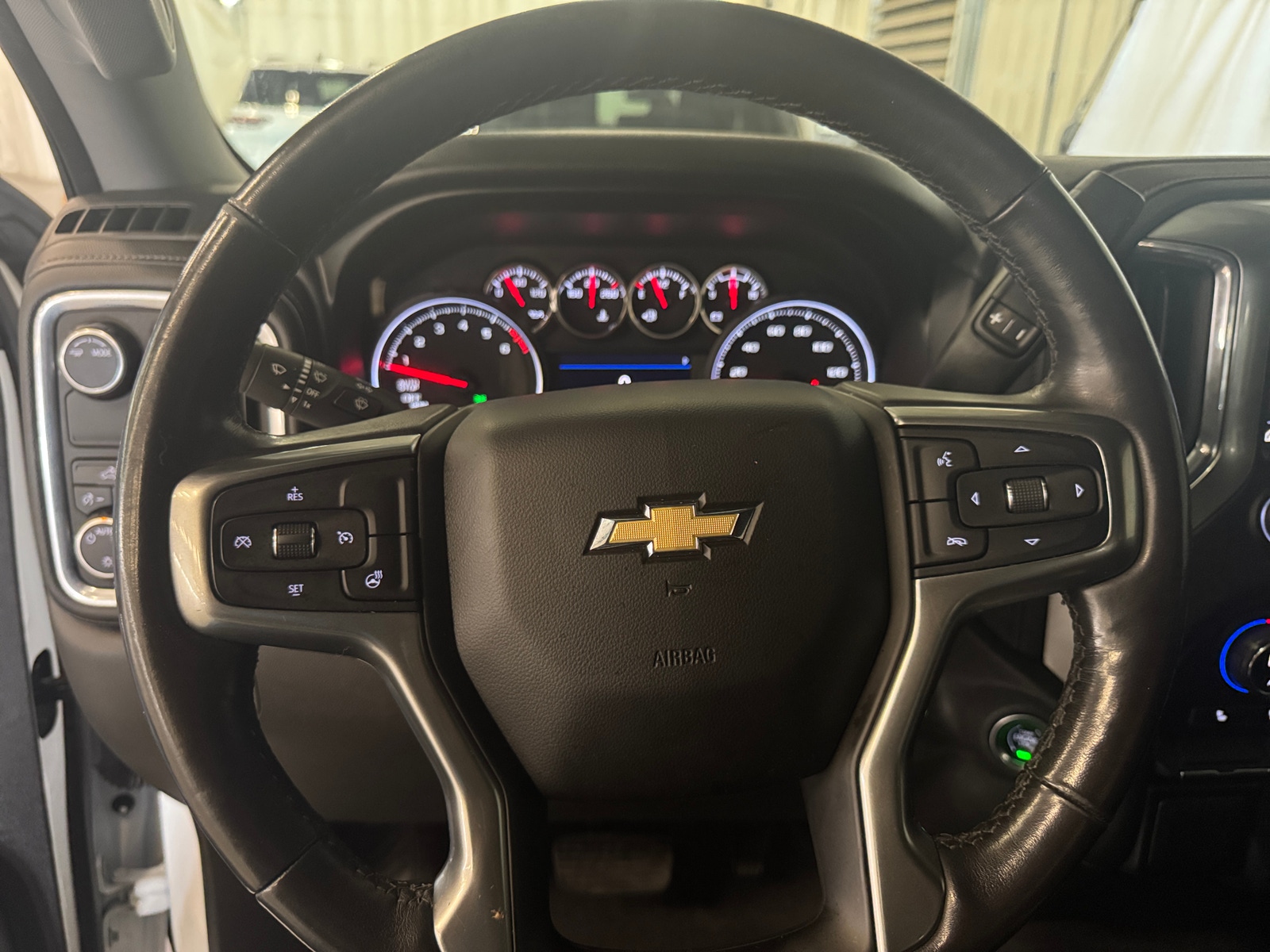 Thumbnail: 2021 Chevrolet Silverado 1500 - 4