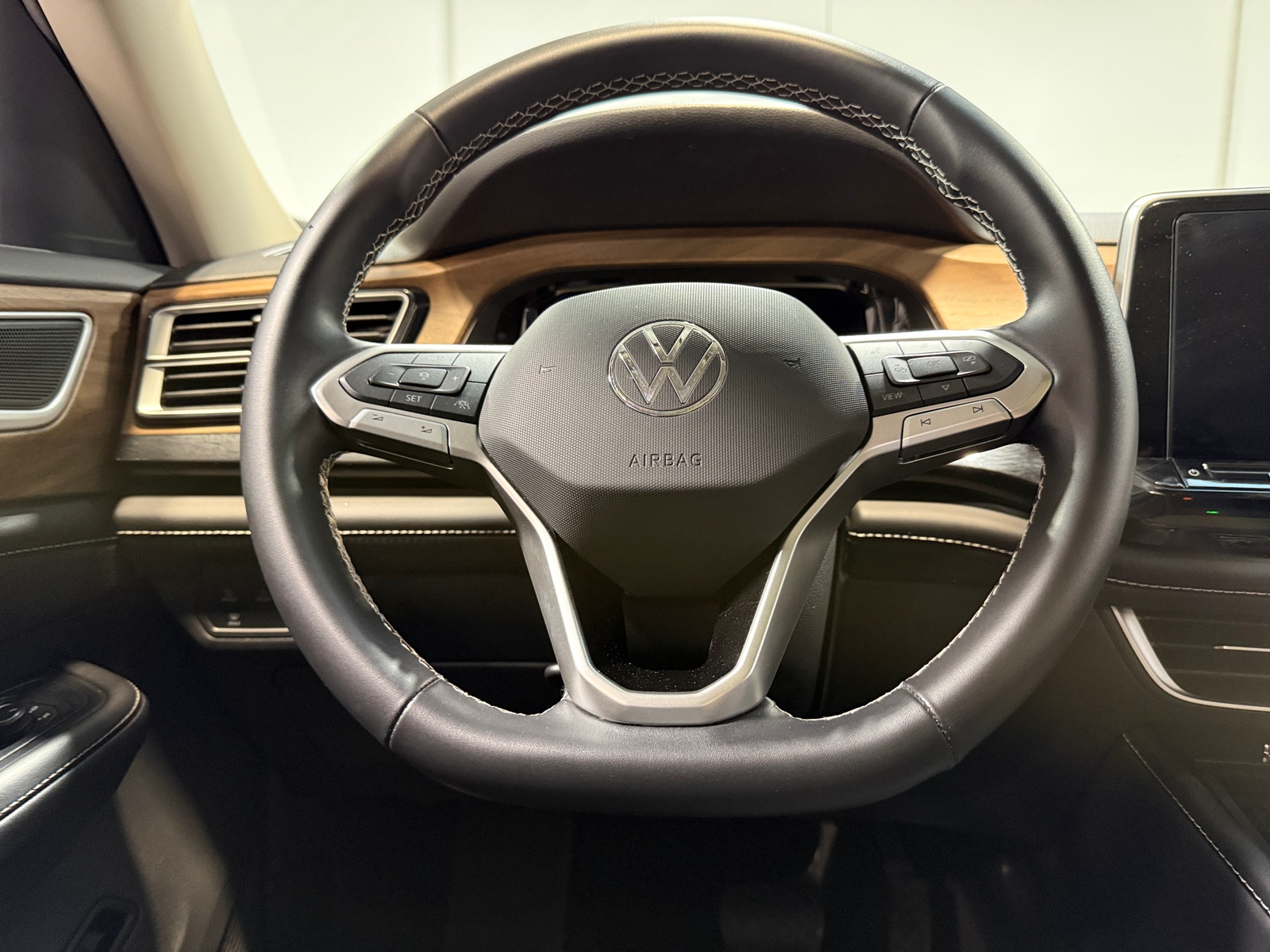 Thumbnail: 2026 Volkswagen Atlas - 4