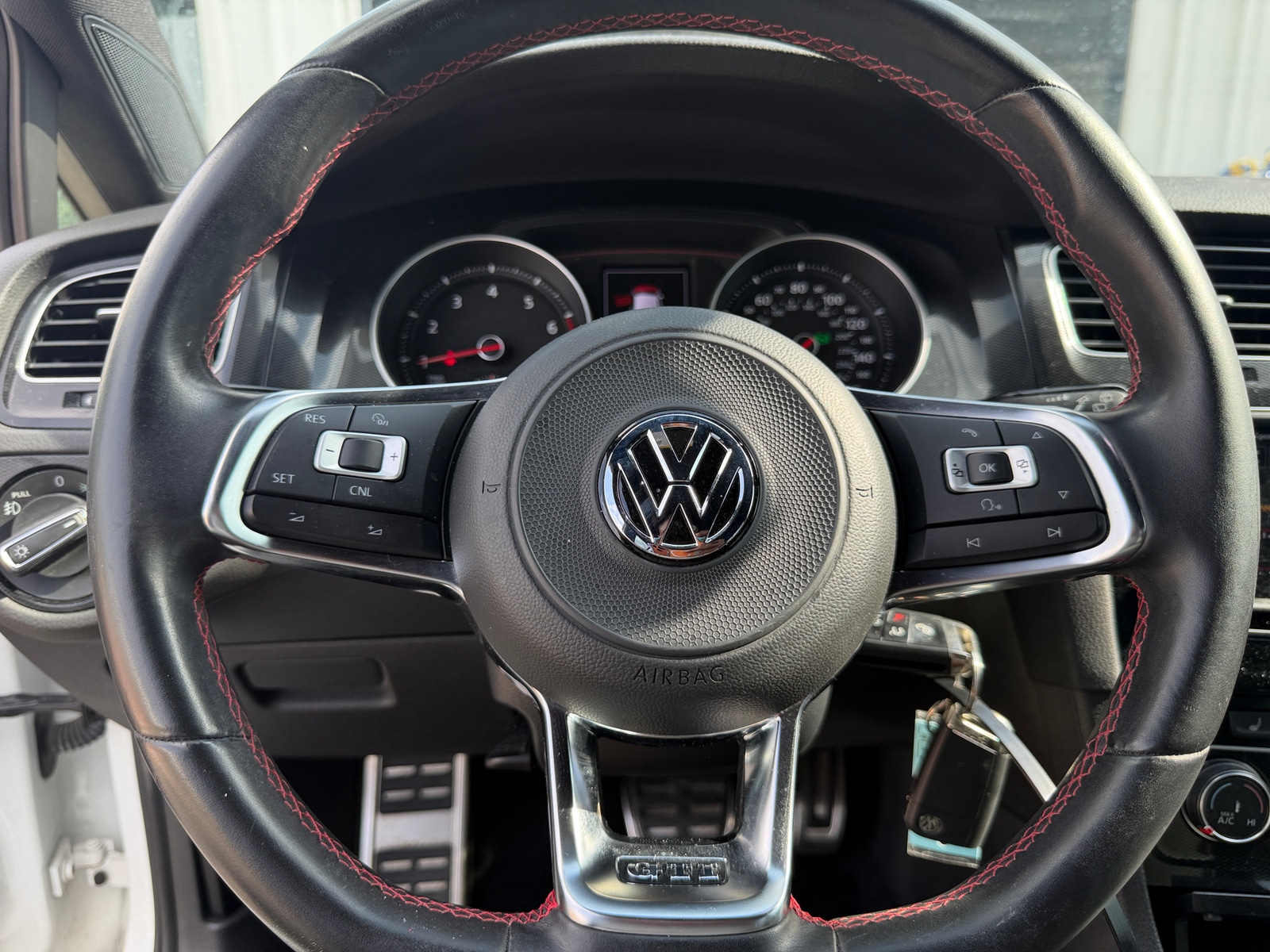 Thumbnail: 2017 Volkswagen Golf - 5