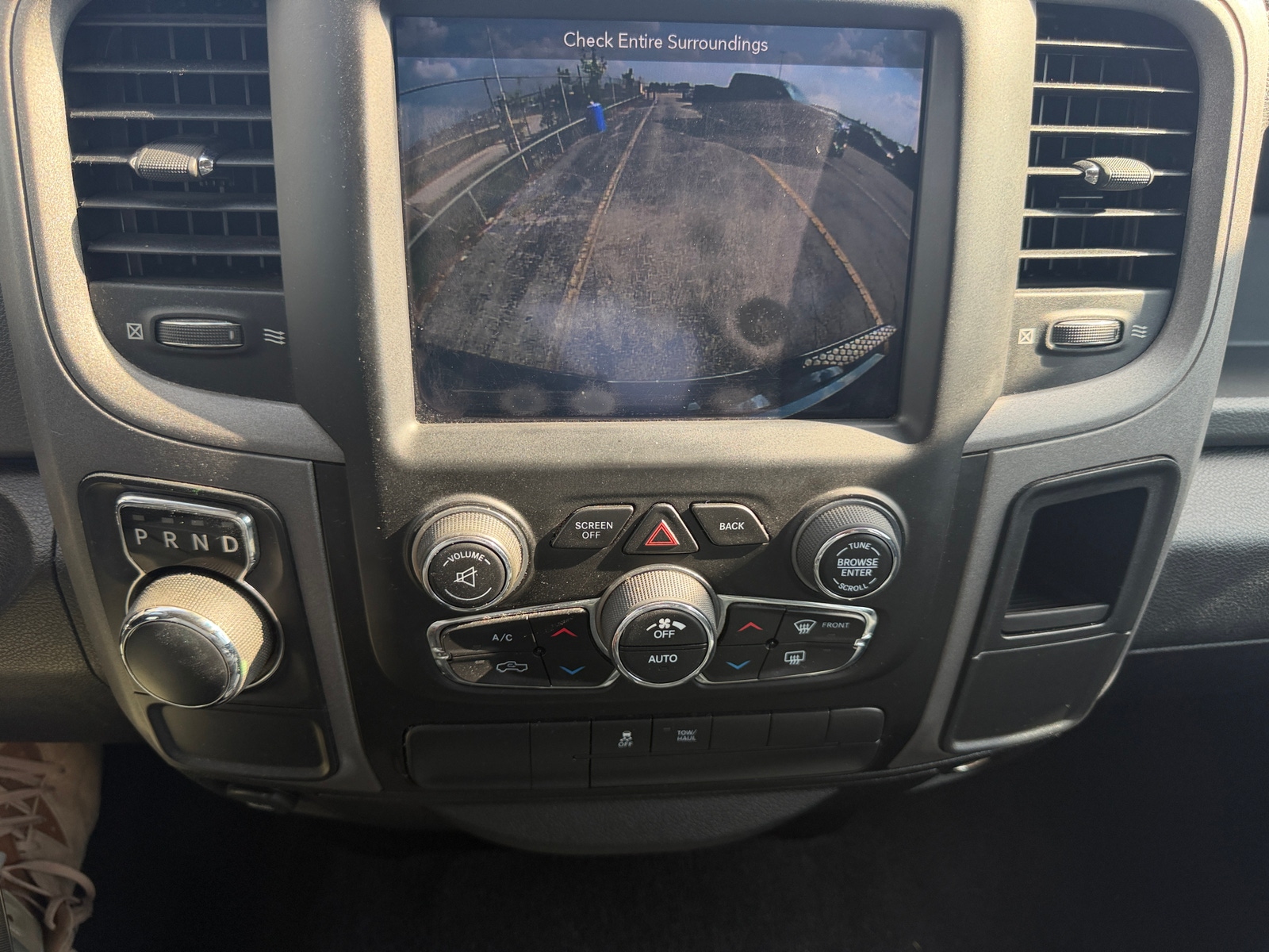 Thumbnail: 2019 RAM 1500 Classic - 4