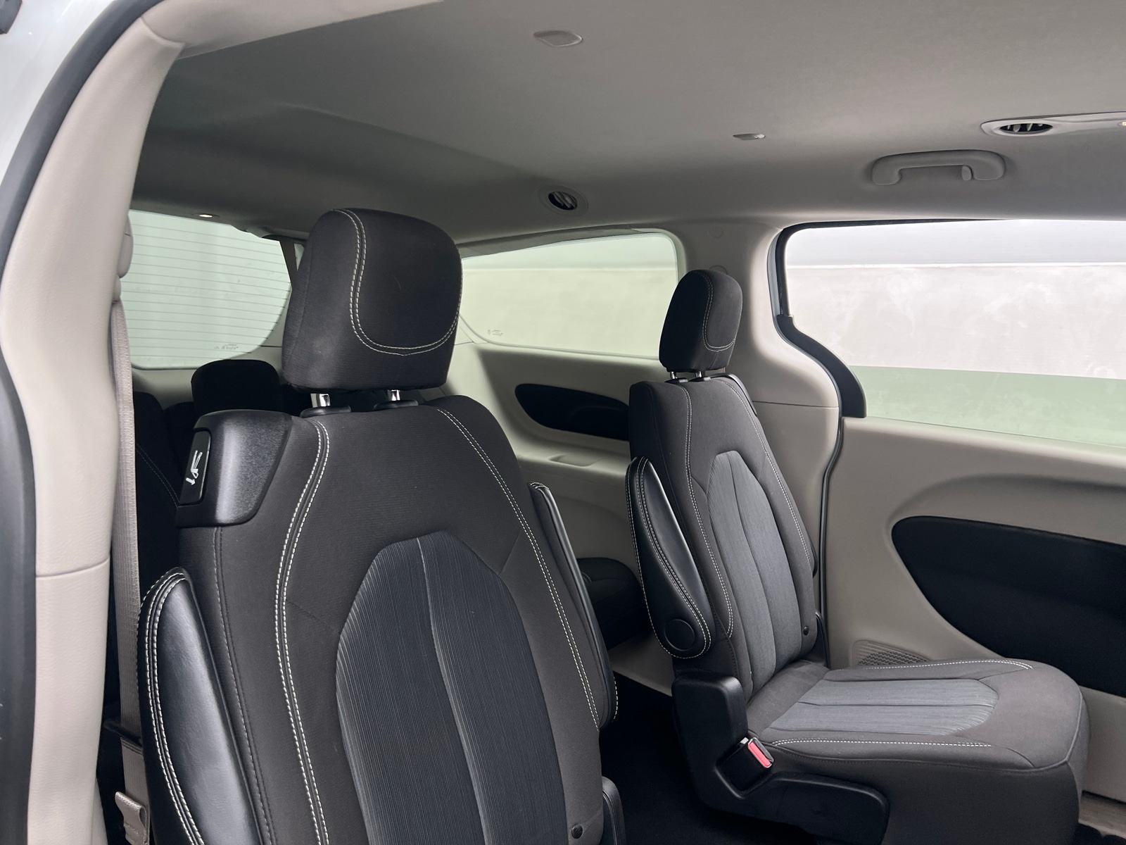 Thumbnail: 2024 Chrysler Voyager - 6