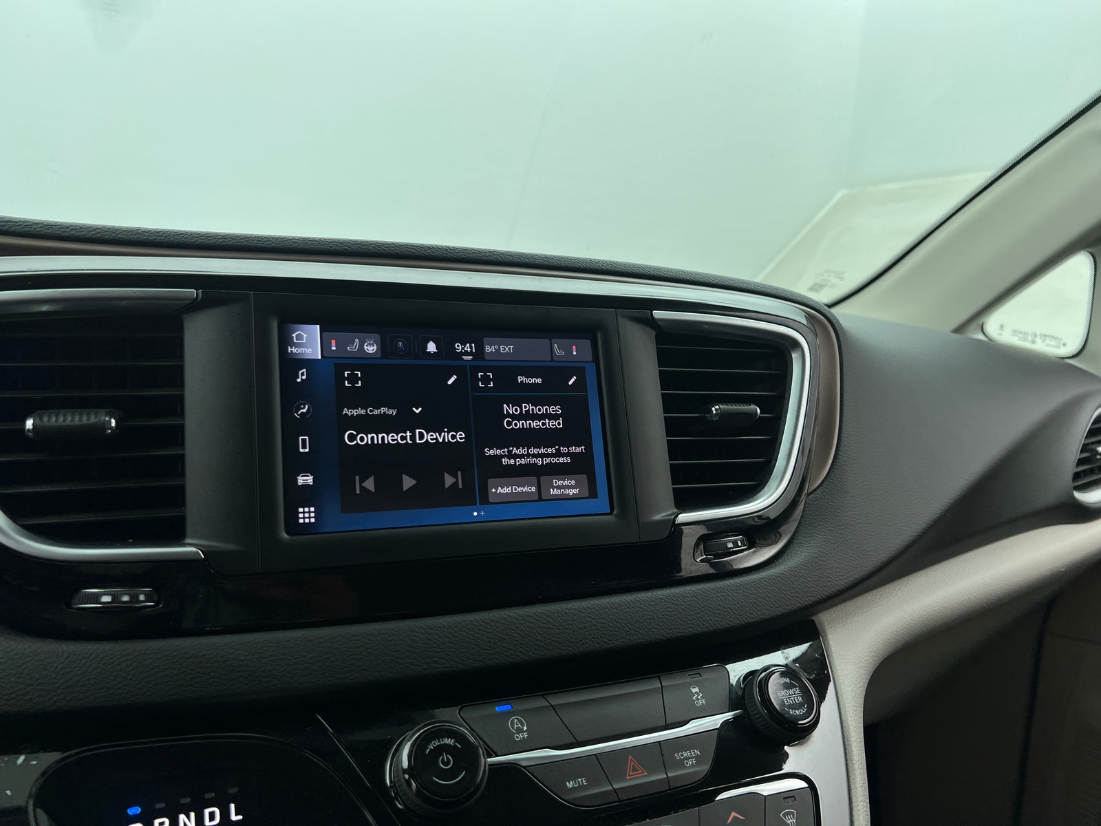 Thumbnail: 2024 Chrysler Voyager - 4