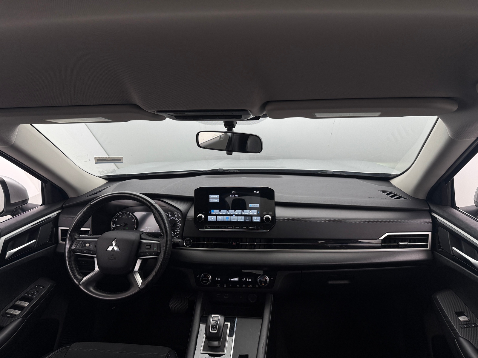 Thumbnail: 2024 Mitsubishi Outlander - 2