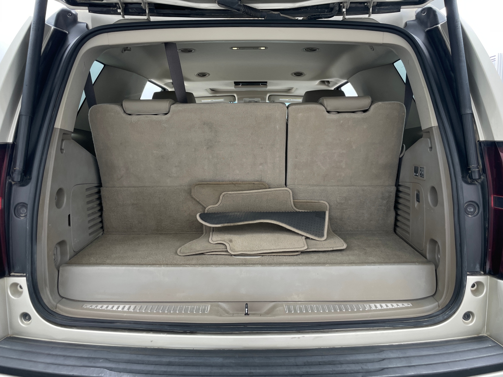 Thumbnail: 2017 Chevrolet Tahoe - 6