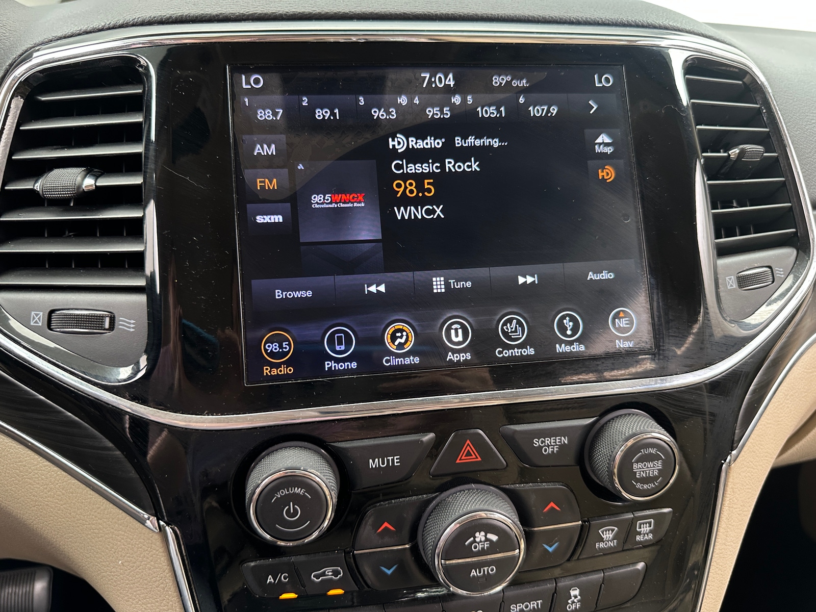 Thumbnail: 2019 Jeep Grand Cherokee - 3