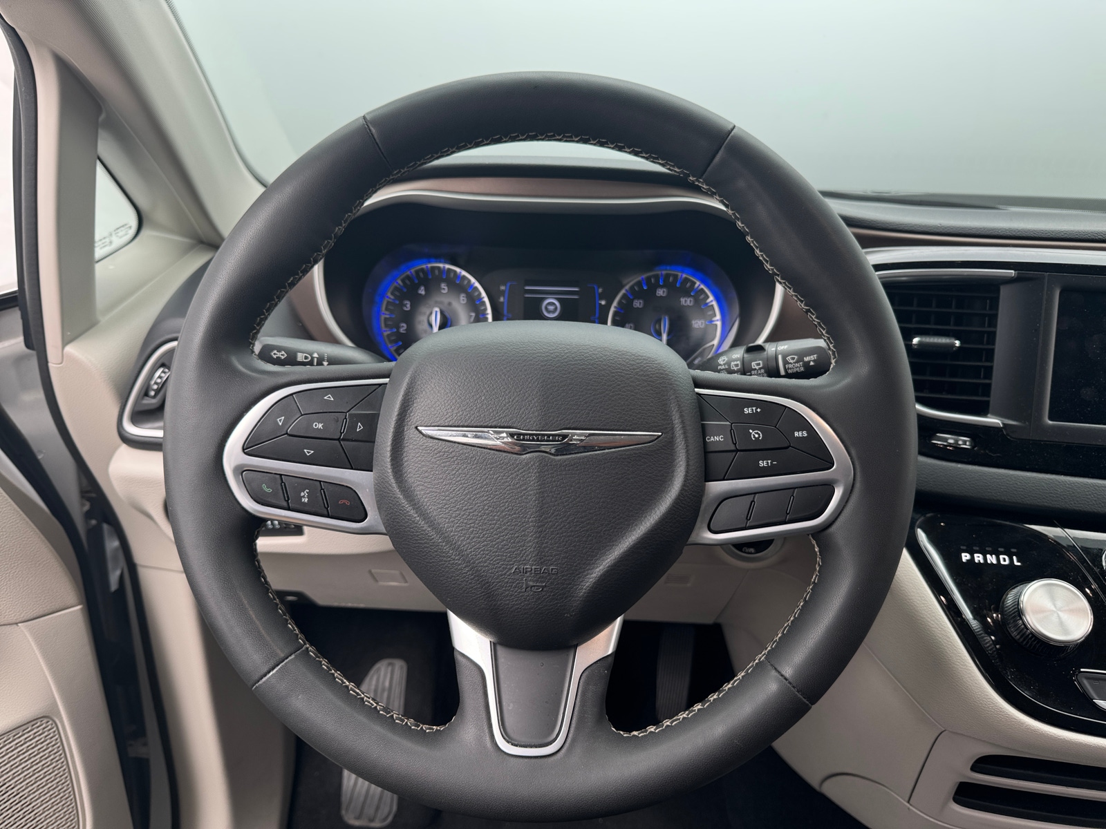 Thumbnail: 2024 Chrysler Voyager - 5
