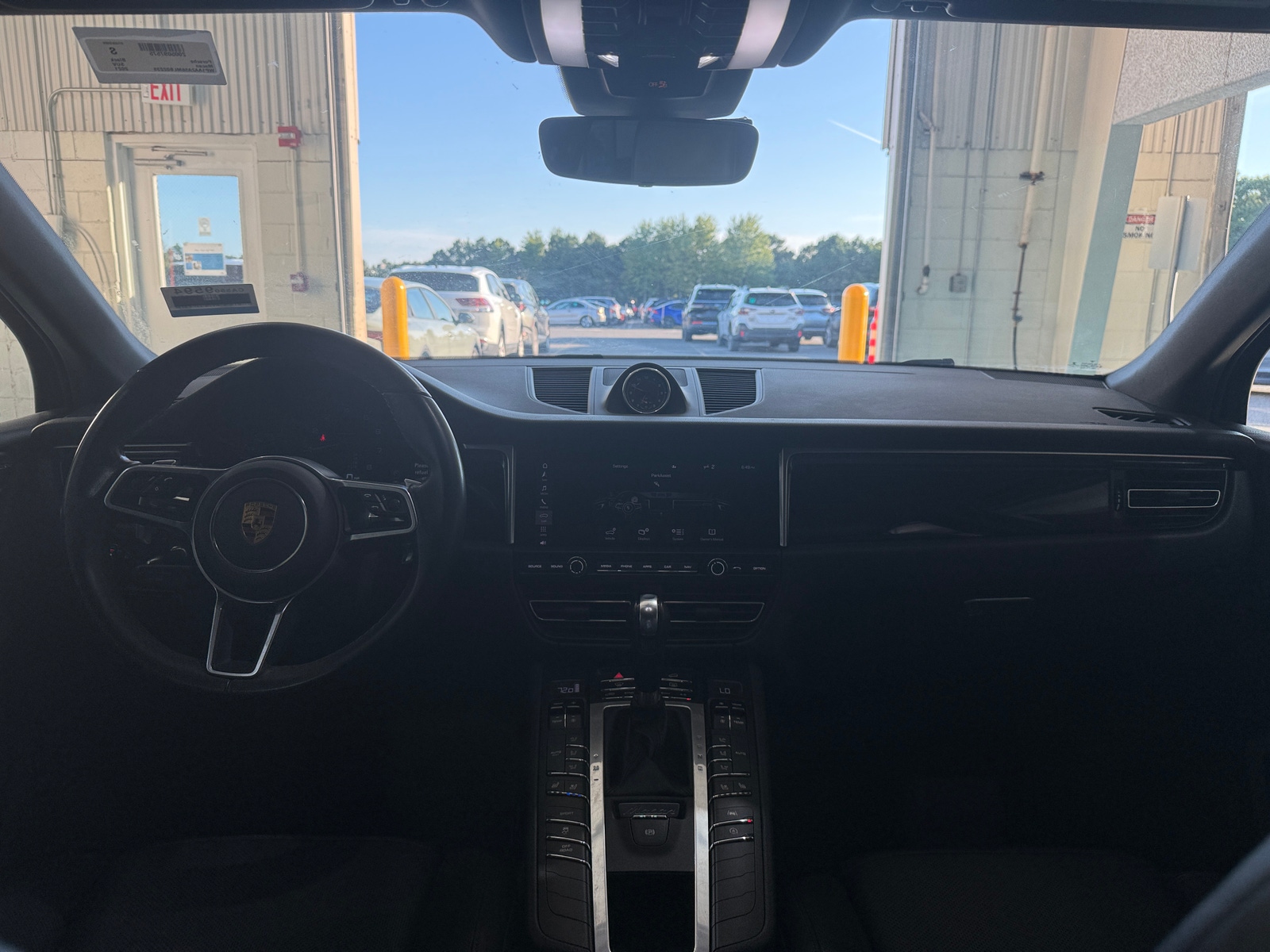 Thumbnail: 2021 Porsche Macan - 2