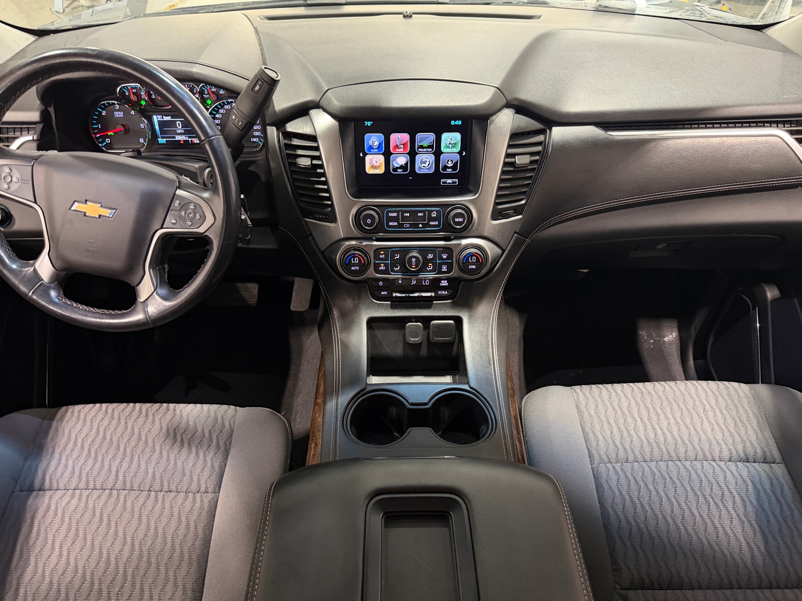 Thumbnail: 2019 Chevrolet Tahoe - 3