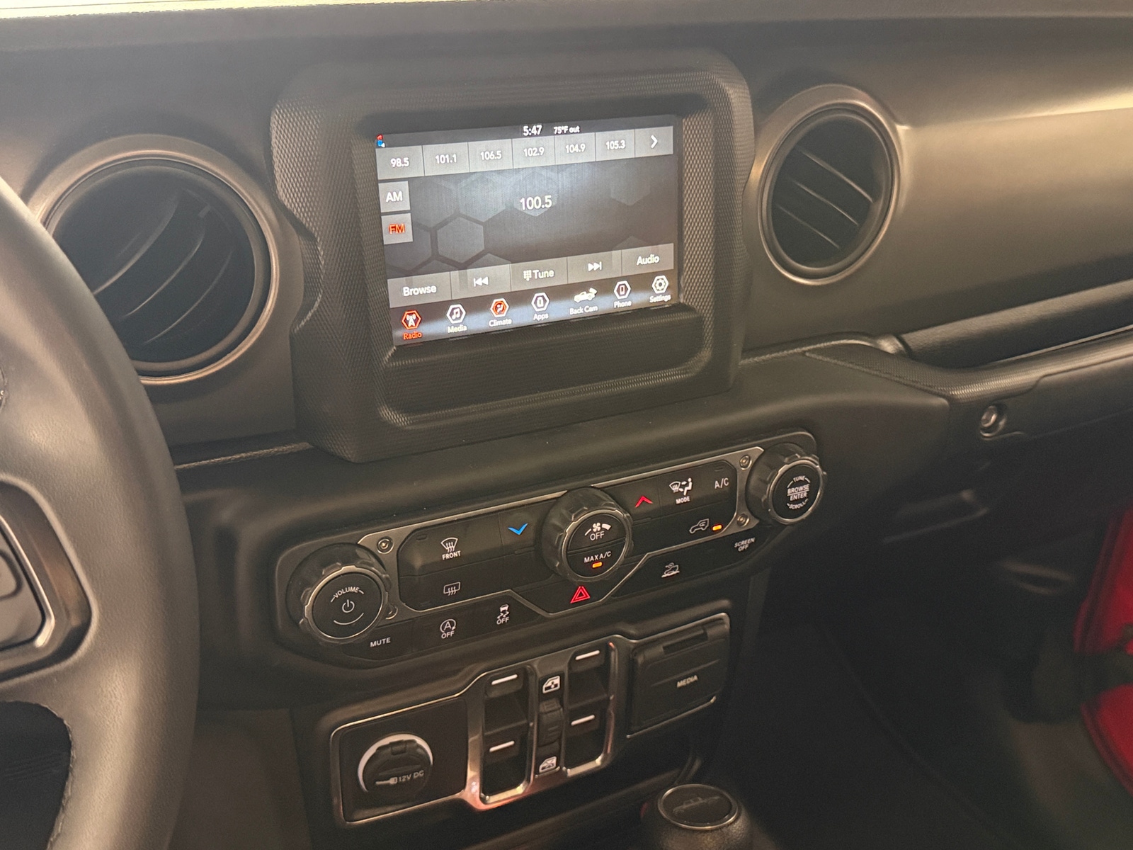 Thumbnail: 2023 Jeep Gladiator - 4