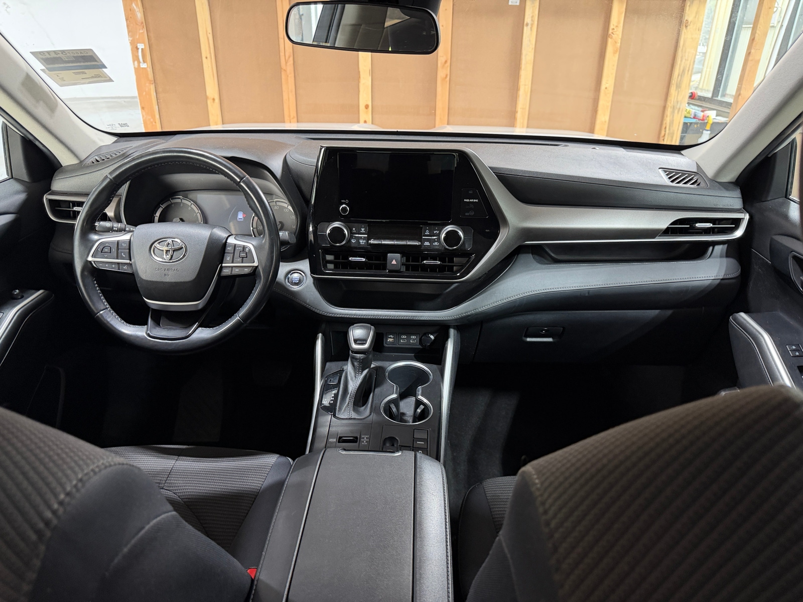 Thumbnail: 2023 Toyota Highlander - 3