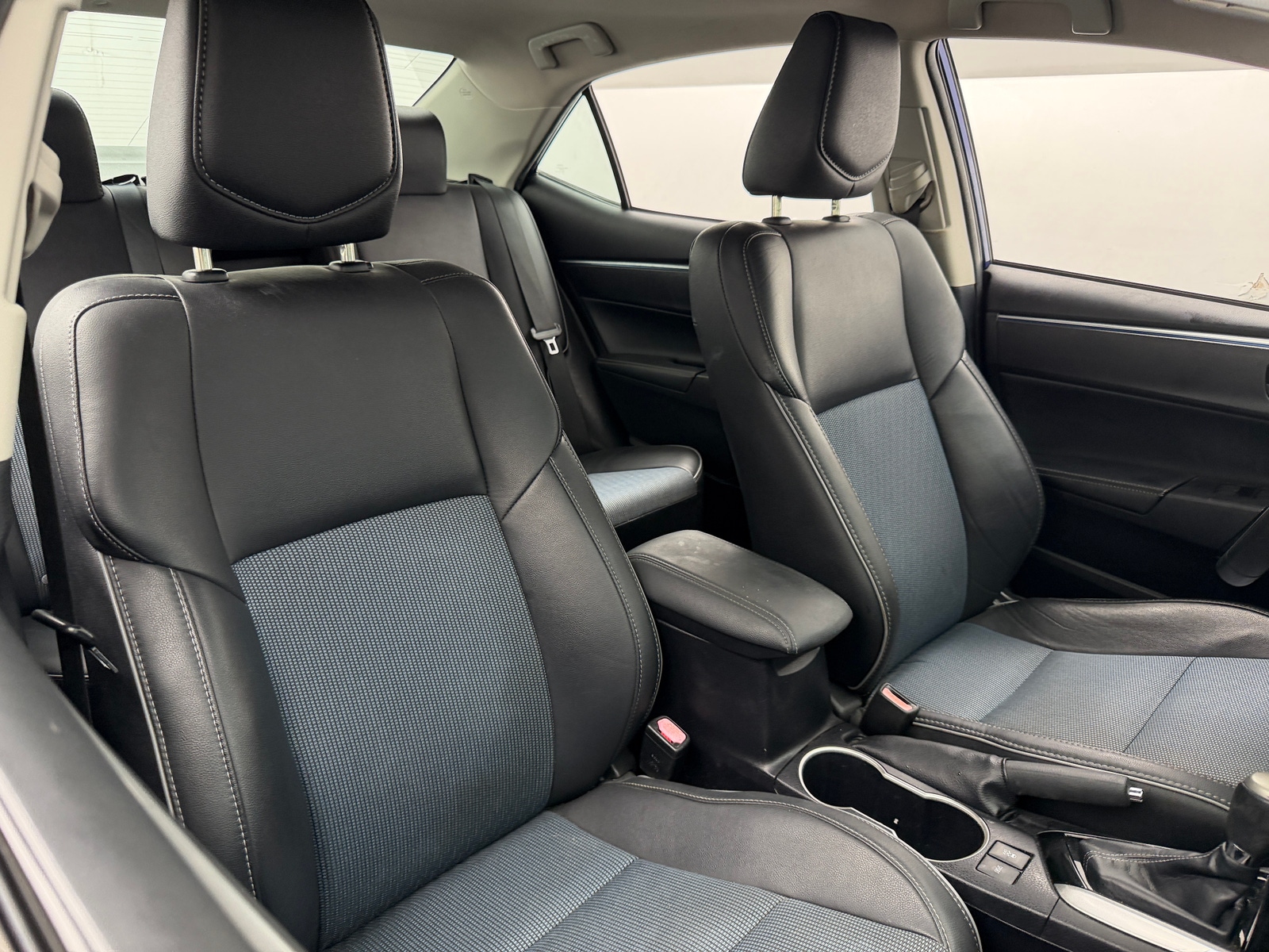Thumbnail: 2015 Toyota Corolla - 2