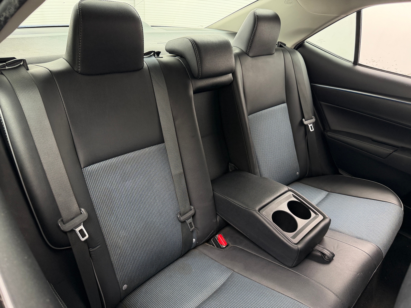 Thumbnail: 2015 Toyota Corolla - 6