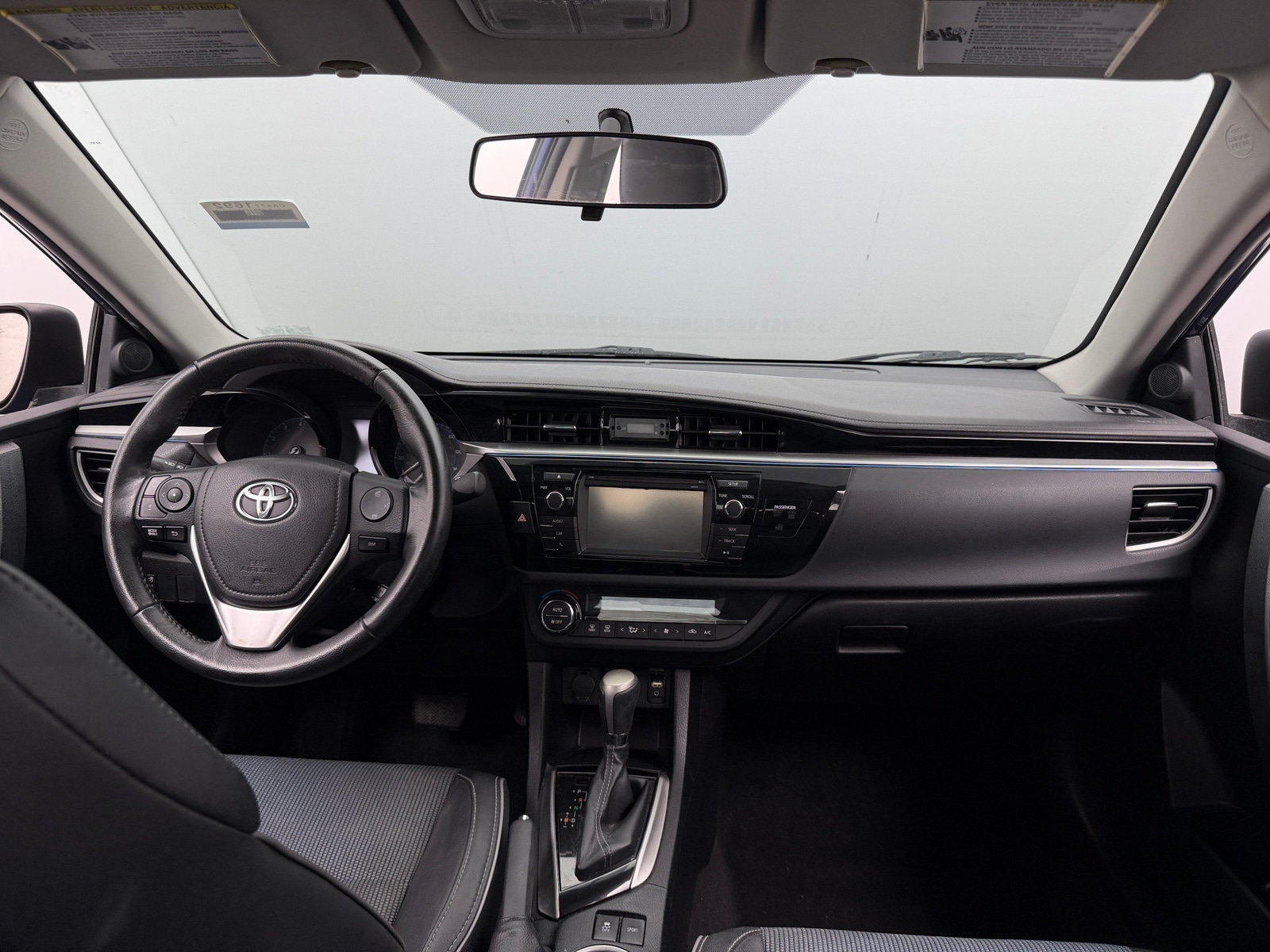 Thumbnail: 2015 Toyota Corolla - 3