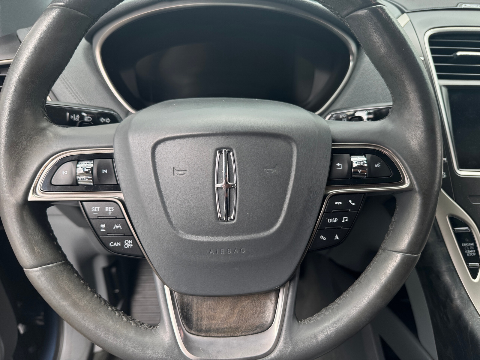 Thumbnail: 2019 Lincoln Nautilus - 4