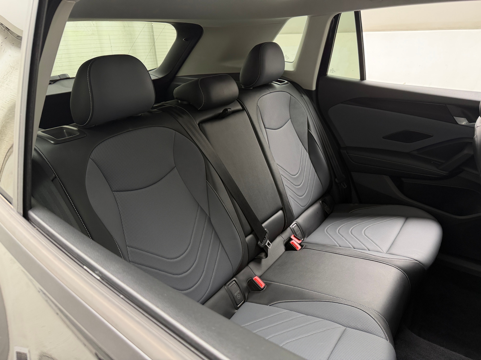 Thumbnail: 2025 Volkswagen Tiguan - 6