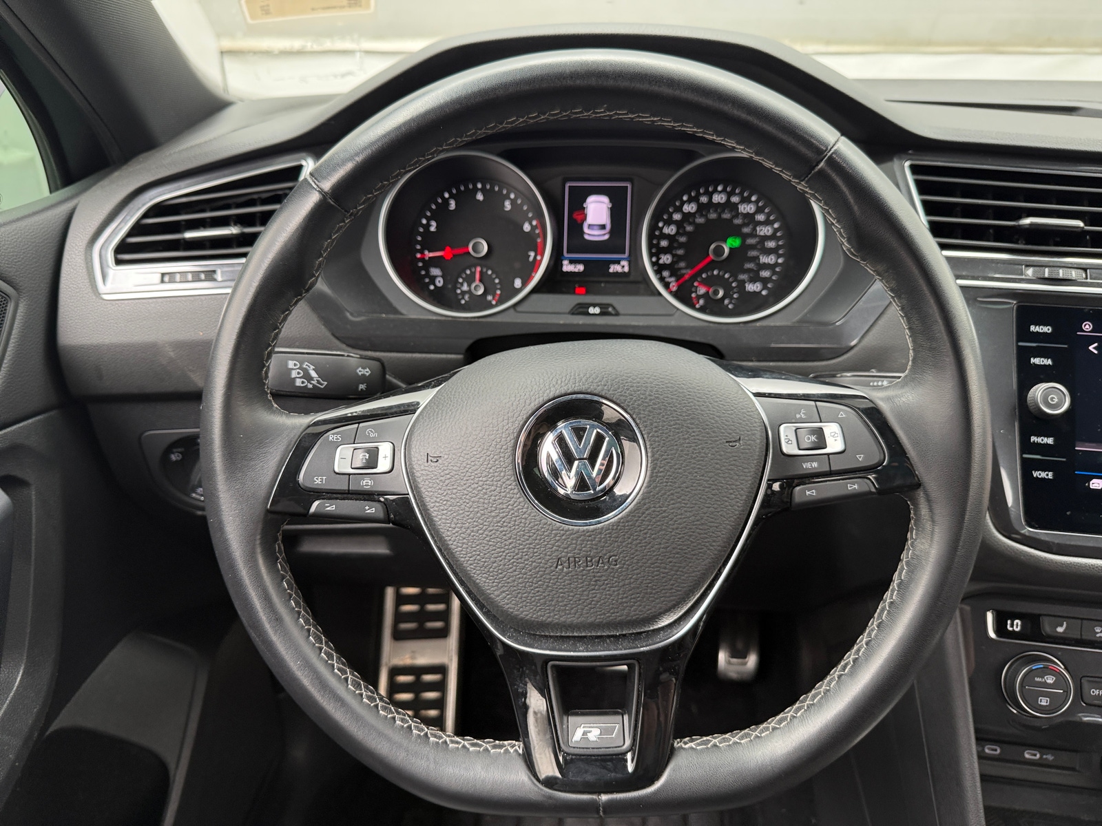 Thumbnail: 2021 Volkswagen Tiguan - 4