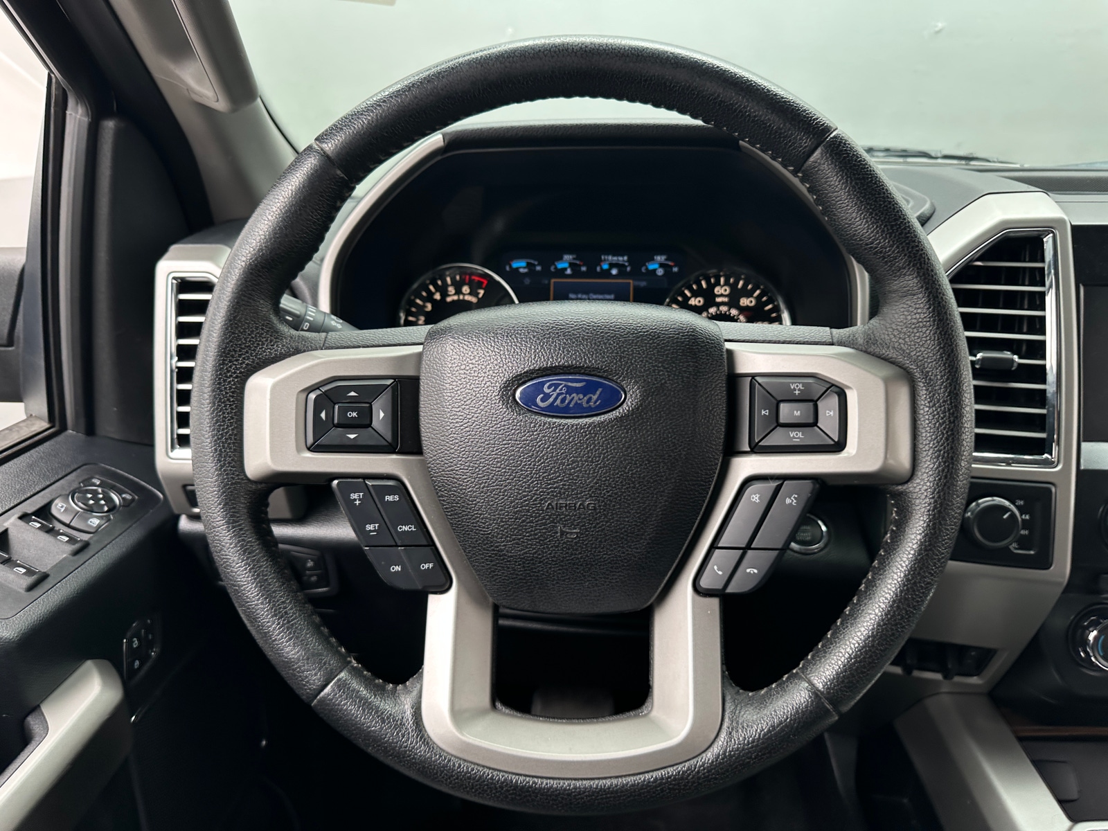 Thumbnail: 2015 Ford Econoline - 4