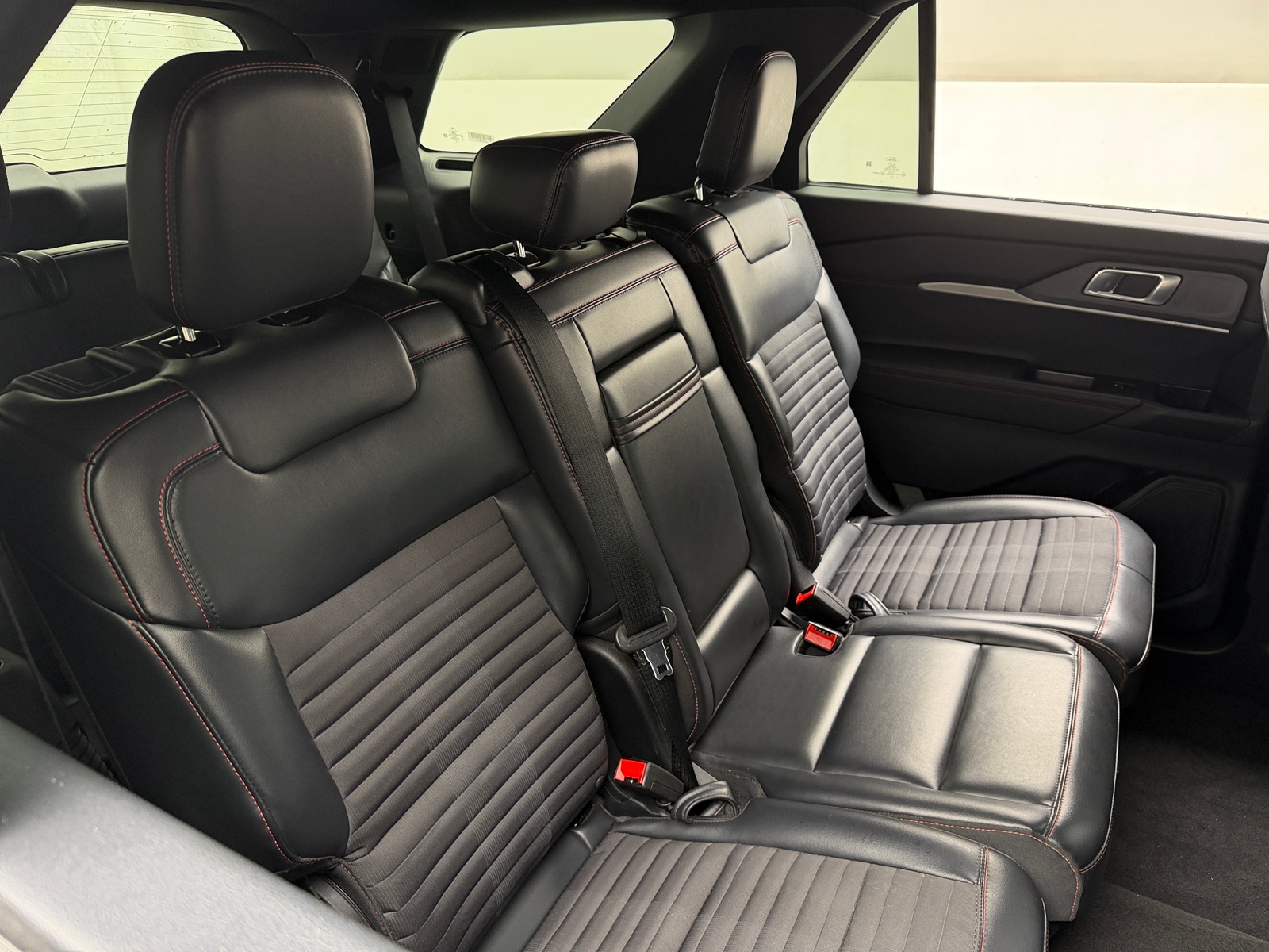 Thumbnail: 2025 Ford Explorer - 5